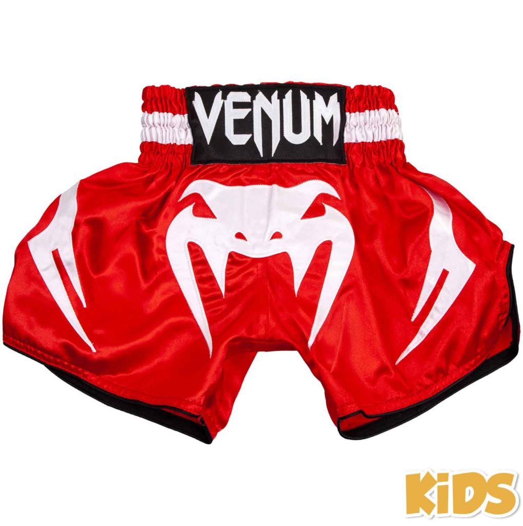 VENUM/ヴェナム BANGKOK INFERNO KIDS MUAY THAI SHORTS／バンコク・インフェルノ キッズ ムエタイショーツ（レッド／白）