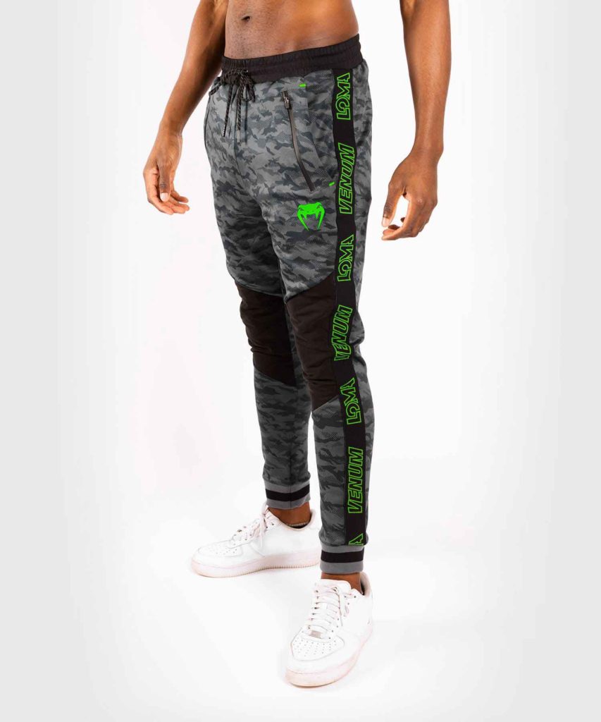 VENUM/ヴェナム ARROW LOMA SIGNATURE COLLECTION JOGGERS／アロー ロマ（ワシル・ロマチェンコ）シグネイチャー コレクション ジョガー（ジョギングス）ダーク・カモ／ネオグリーン