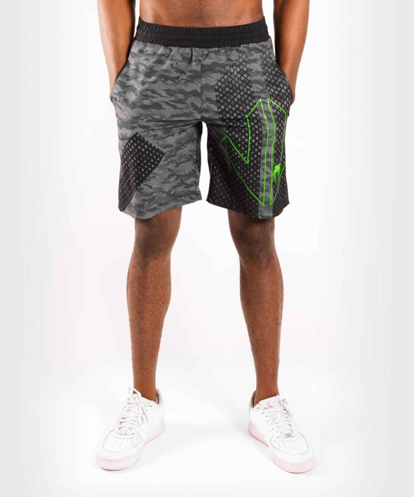 VENUM/ヴェナム ARROW LOMA SIGNATURE COLLECTION TRAINING SHORTS／アロー ロマ（ワシル・ロマチェンコ）シグネチャーコレクション トレーニングショーツ（ダーク・カモ／ネオグリーン）