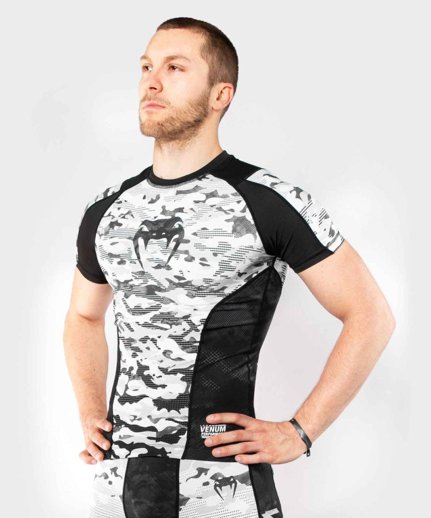 VENUM/ヴェナム DEFENDER RASHGUARD SHORT SLEEVES／ディフェンダー ラッシュガード ショートスリーブ（アーバンカモ）