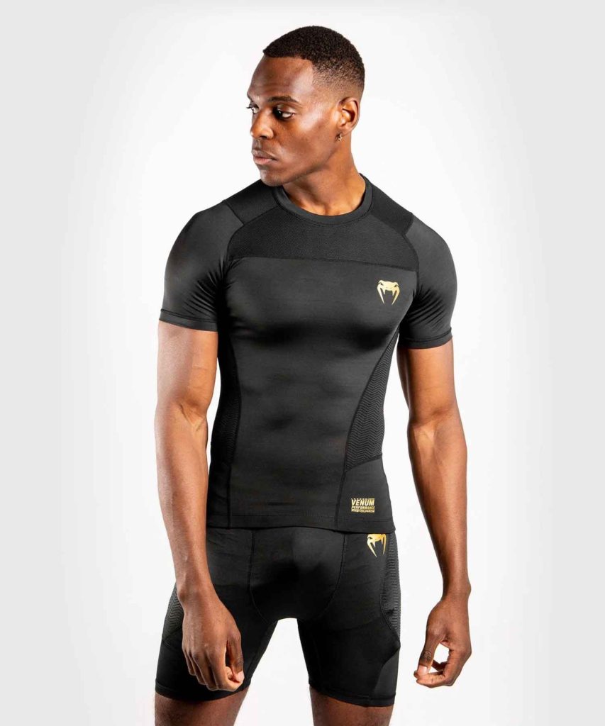 VENUM/ヴェナム G-FIT RASHGUARD SHORT SLEEVES/G-フィット ラッシュガード ショートスリーブ(黒/ゴールド)
