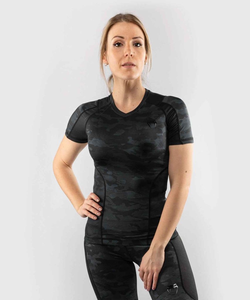 VENUM WOMEN/ヴェナム レディース DEFENDER RASHGUARD SHORT SLEEVES／ディフェンダー ラッシュガード ショートスリーブ（黒／ダークグレーカモ）