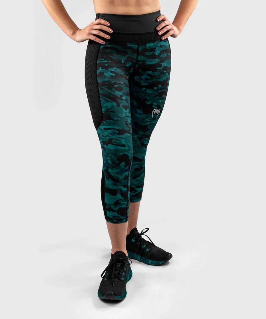 VENUM WOMEN/ヴェナム レディース DEFENDER CROP LEGGINGS／ディフェンダー クロップドレギンス（黒／グリーンカモ）