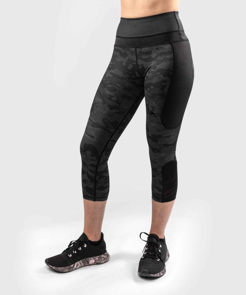 VENUM WOMEN/ヴェナム レディース DEFENDER CROP LEGGINGS／ディフェンダー クロップドレギンス（黒／ダークグレーカモ）