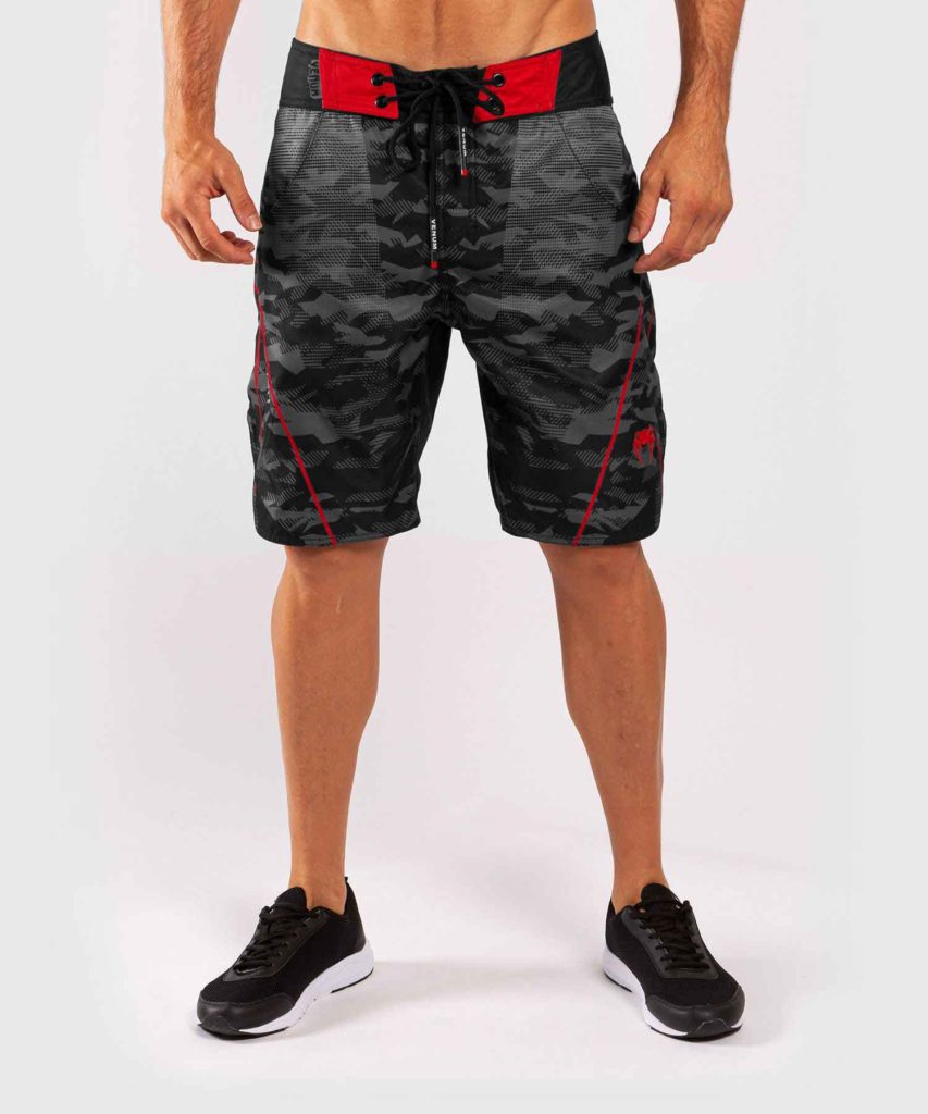 VENUM/ヴェナム TROOPER BOARDSHORTS／トルーパー ボードショーツ（ダークカモ／レッド）