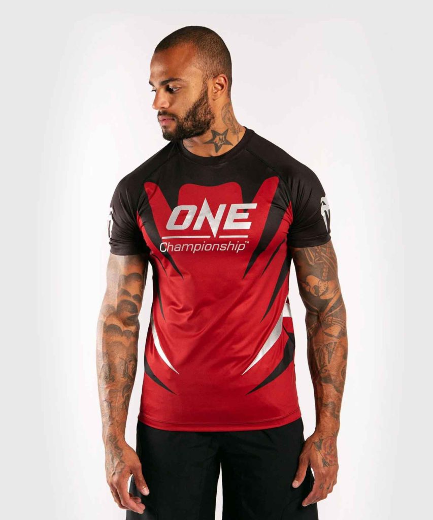 VENUM/ヴェナム VENUM X ONE FC DRY TECH T-SHIRT／ヴェナム×ONE FC ドライテックTシャツ（レッド／黒）