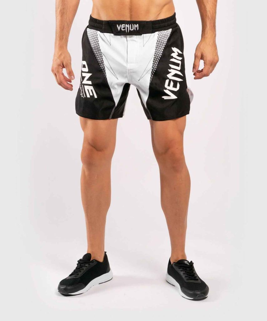 VENUM/ヴェナム VENUM X ONE FC FIGHTSHORTS／ヴェナム×ONE FC ファイトショーツ（白／黒）