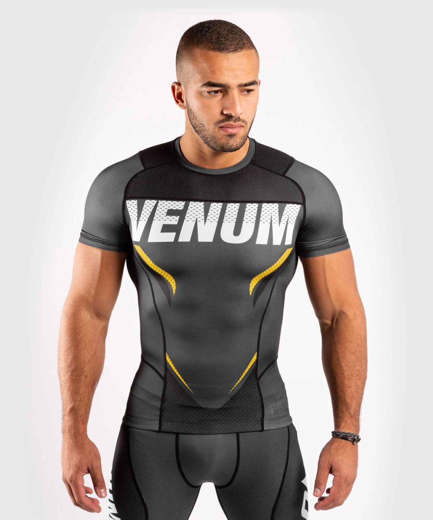 VENUM/ヴェナム VENUM×ONE FC IMPACT RASHGUARD SHORT SLEEVES／VENUM×ONE FC インパクト ラッシュガード ショートスリーブ（グレー／黒／イエロー）