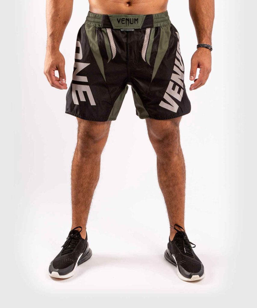 VENUM/ヴェナム VENUM×ONE FC IMPACT FIGHTSHORTS／VENUM×ONE FC インパクト ファイトショーツ（黒／カーキ）