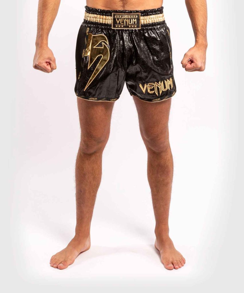 VENUM/ヴェナム GIANT FOIL MUAY THAI SHORTS／ジャイアント フォイル ムエタイショーツ（黒／ゴールド）