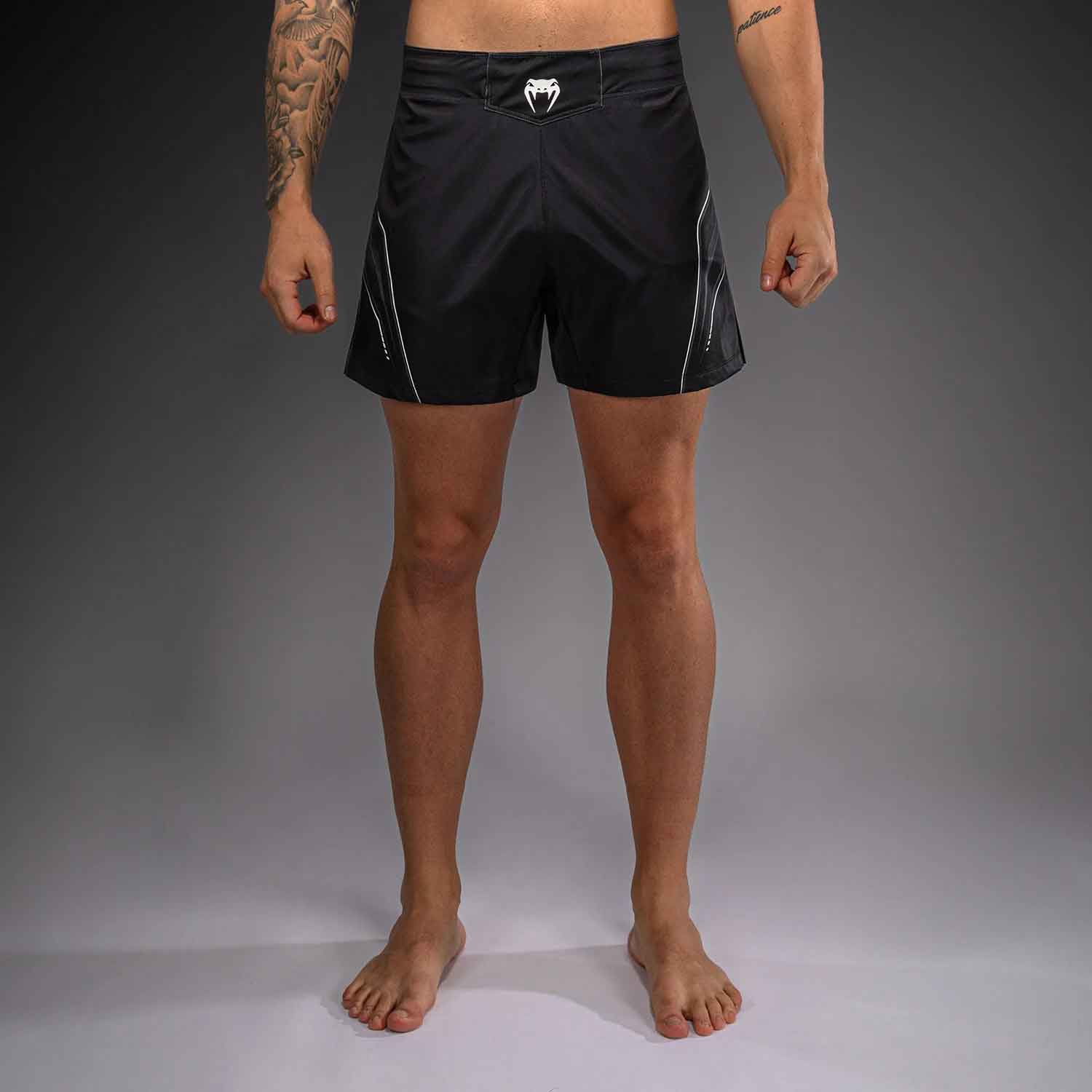 Streamline Fightshorts／ストリームライン ファイトショーツ（黒／白）