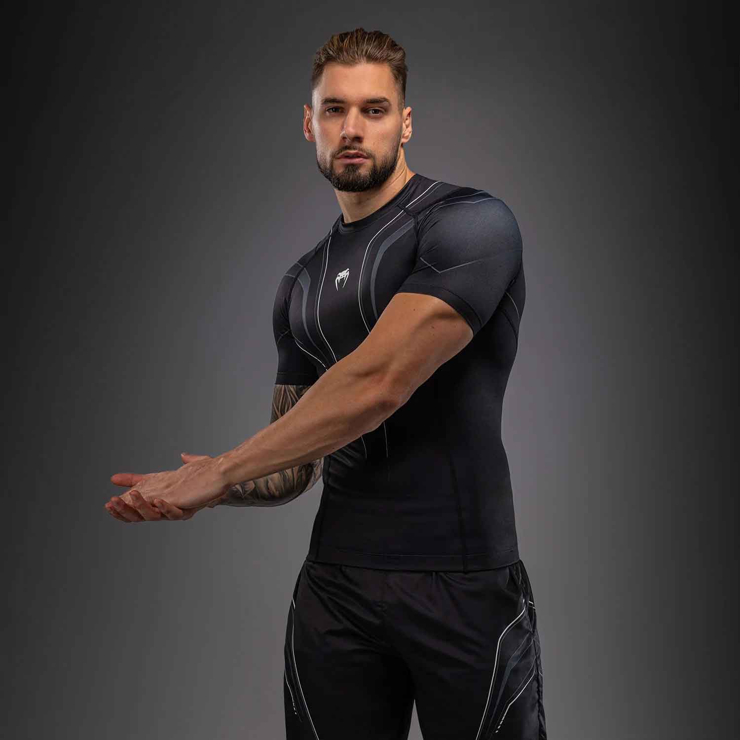 Streamline Short Sleeve Rashguard／ストリームライン ショートスリーブ ラッシュガード（黒／白）