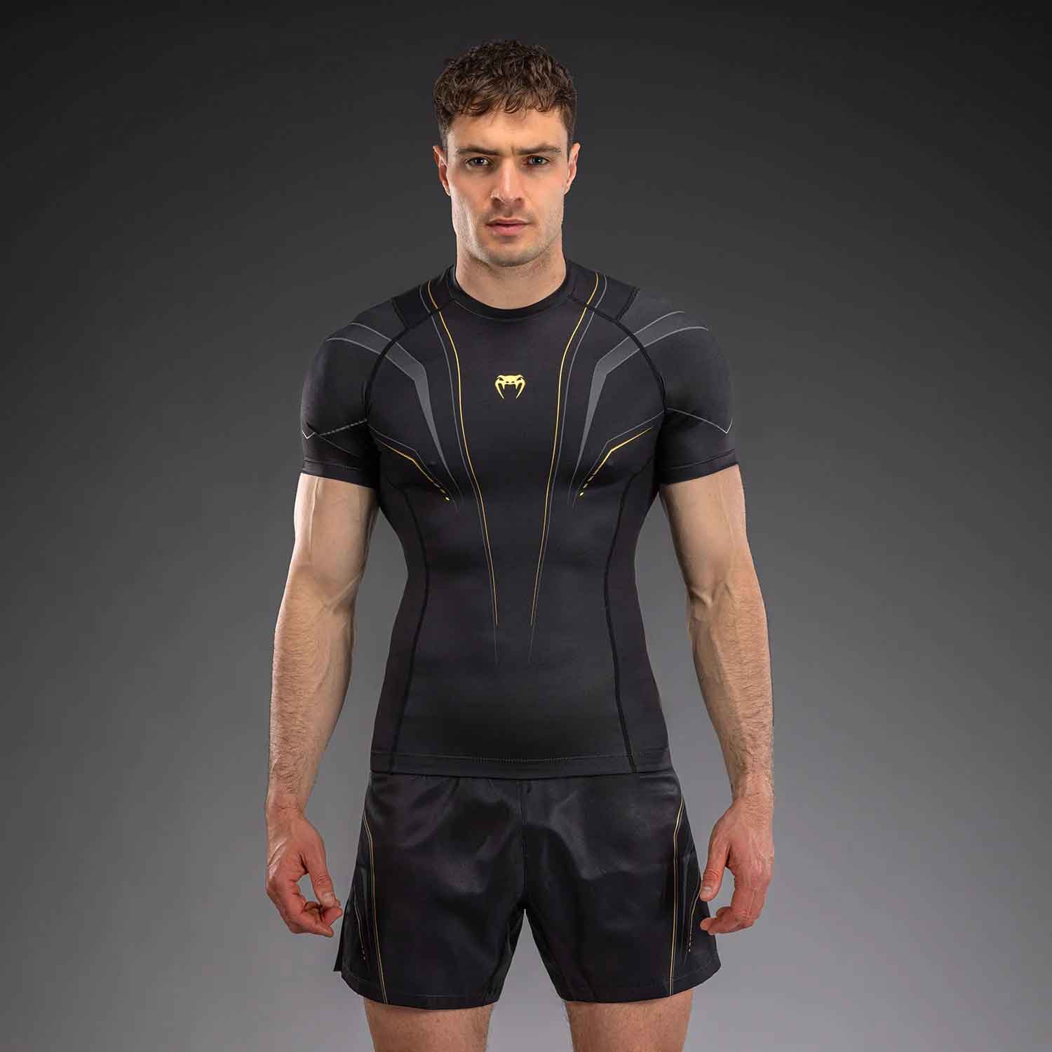 Streamline Short Sleeve Rashguard／ストリームライン ショートスリーブ ラッシュガード（黒／ゴールド）