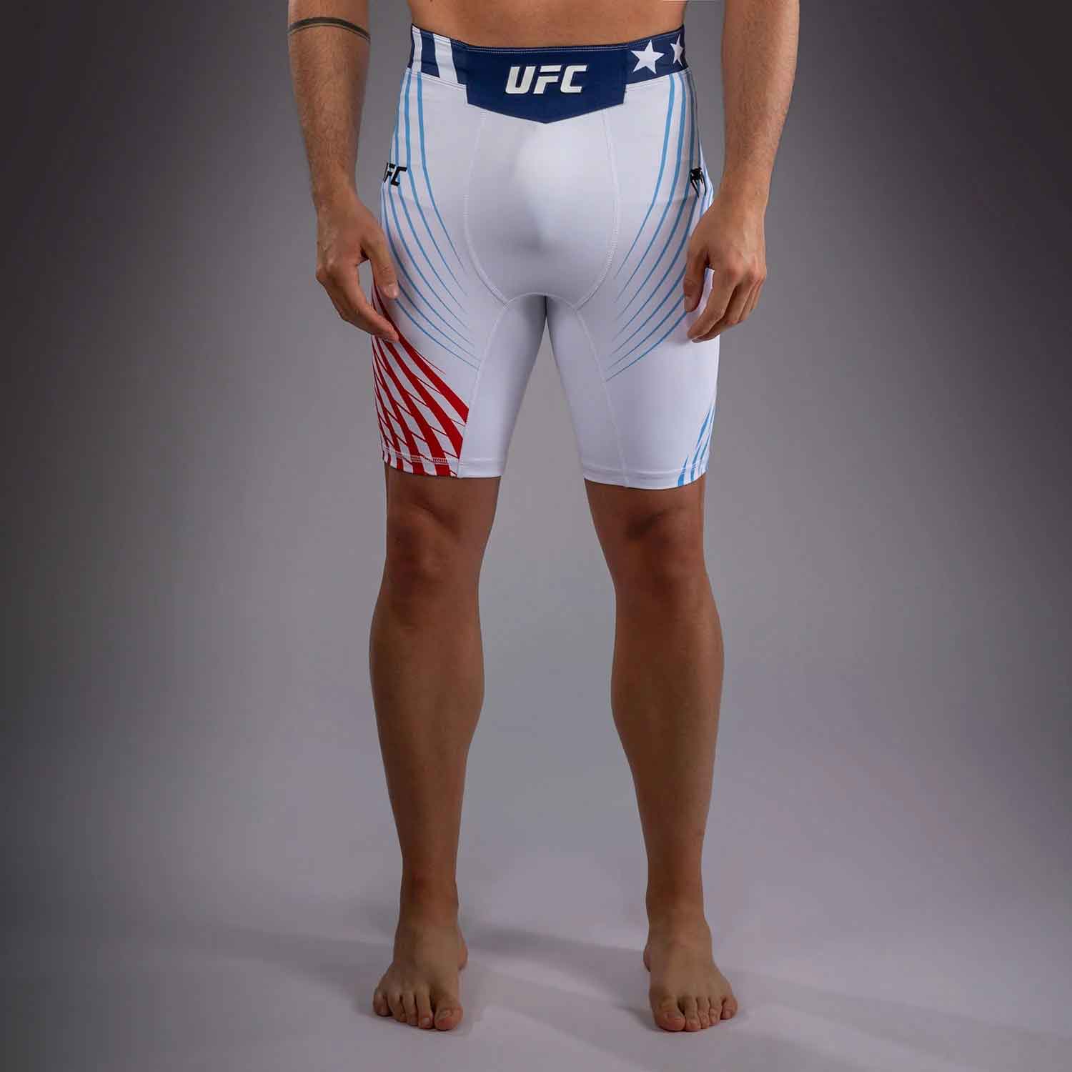 Official UFC Freedom 250 by Venum Authentic Fight Night Men's White Vale Tudo Short／オフィシャル UFC フリーダム 250 by ヴェナム オーセンティック ファイトナイト メンズ バーリトゥードショーツ（白）