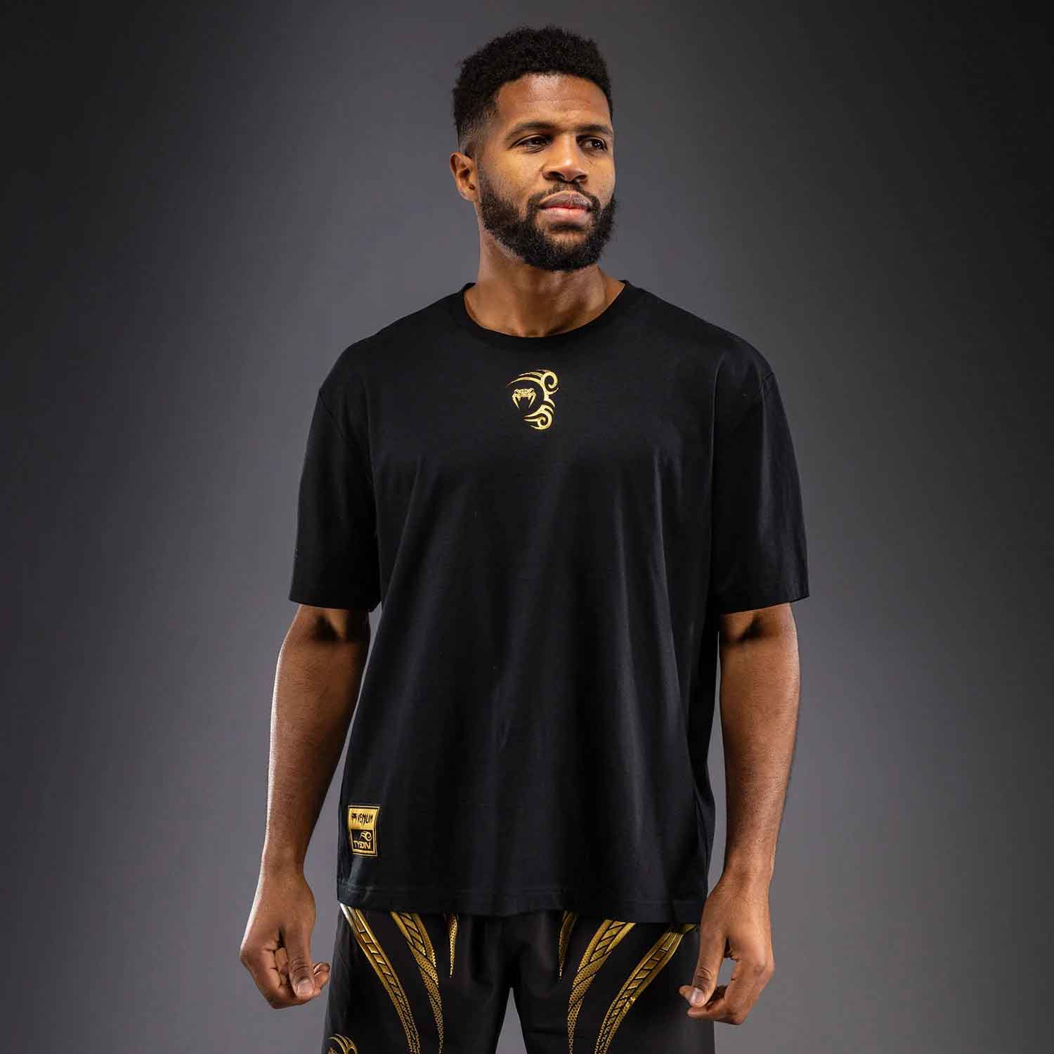 Venum x Mike Tyson T-Shirt／ヴェナム×マイク・タイソン Tシャツ（黒／ゴールド）