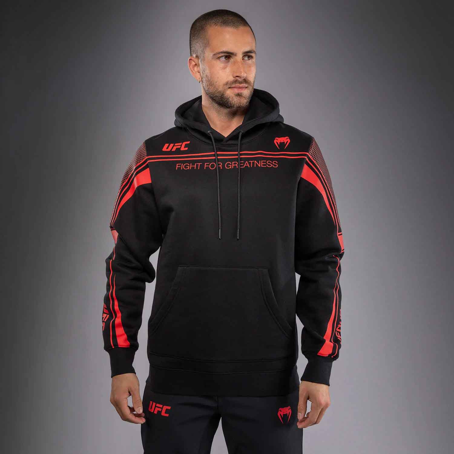 UFC Unity by Venum Authentic Fight Week Venum Men's Pullover Hoodie／UFC ユニティ by ヴェナム オーセンティック ファイトウィーク メンズ プルオーバー フーディー（黒）