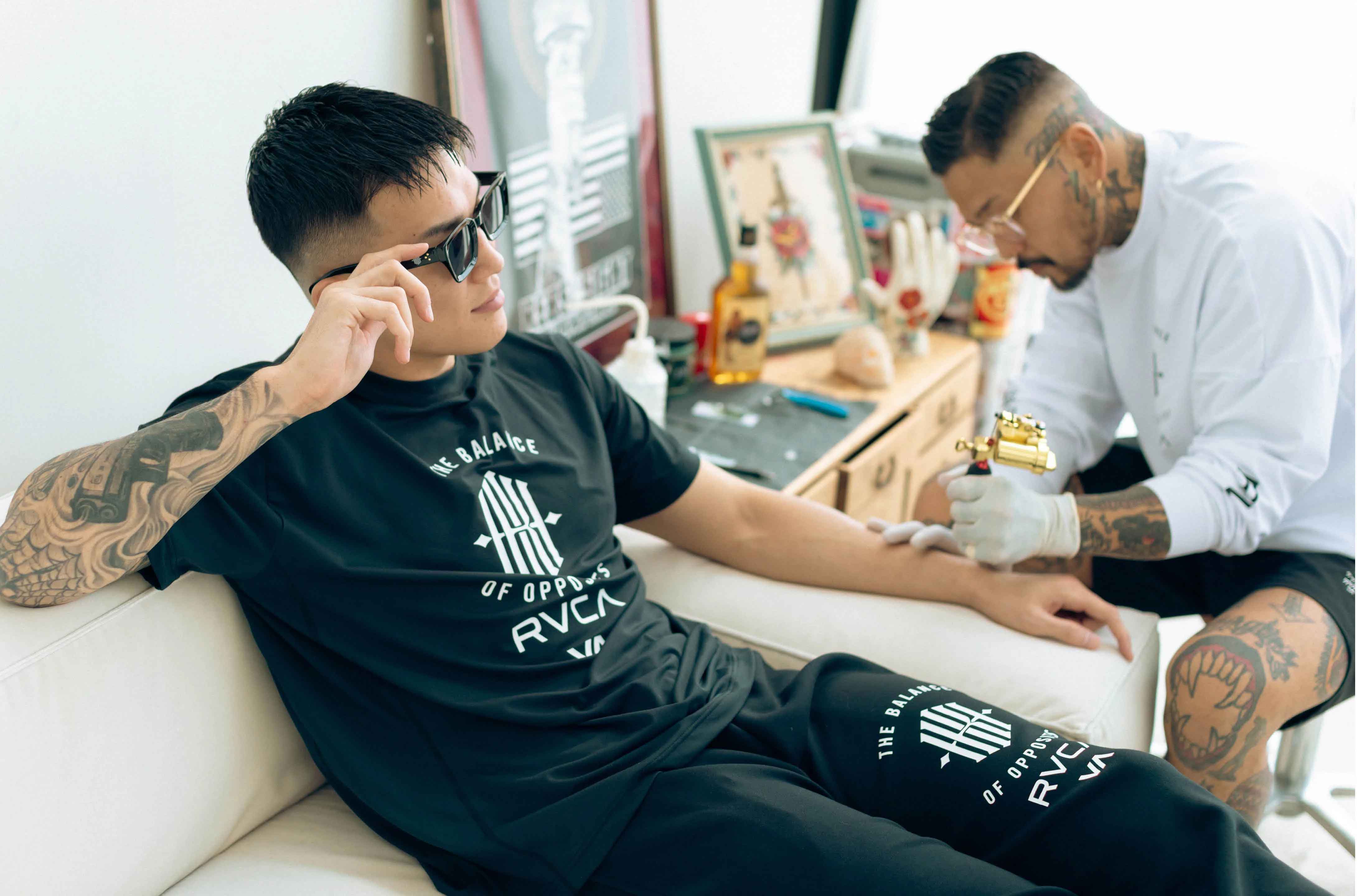 KHI×RVCA ST／ケーエイチ インダストリー×ルーカ（ルカ） ショートスリーブTシャツ（黒）