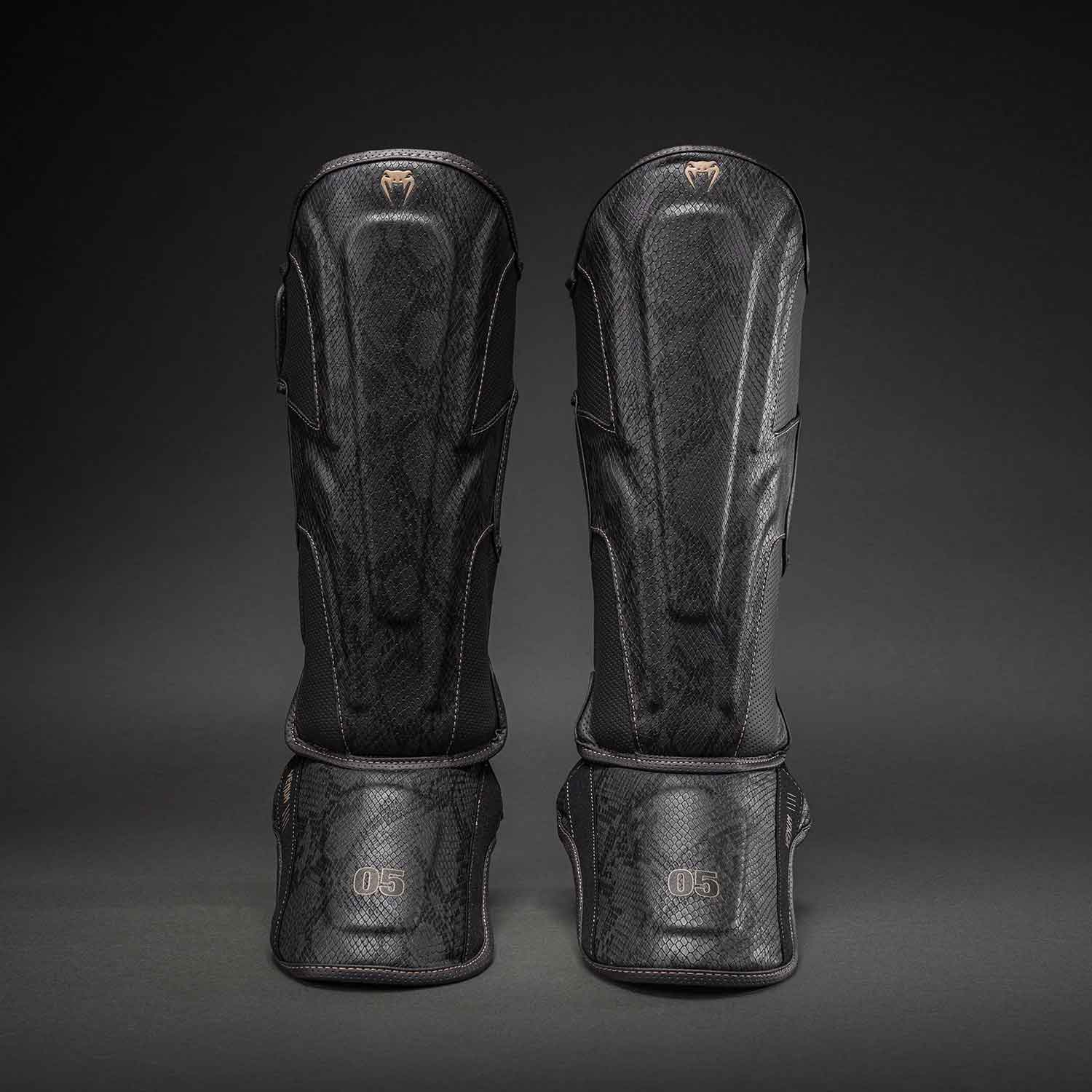 Impact Evo Scales Shin Guards／インパクト エヴォ スケール シンガード（ダークグレー）