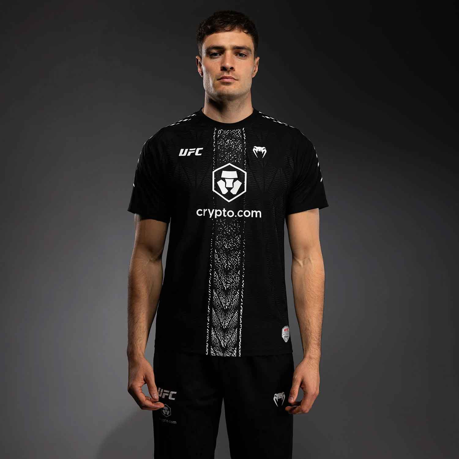 UFC Zenith by Venum Authentic Fight Night Men's Black Walkout Jersey／UFC ゼニス by Venum オーセンティック ファイトナイト メンズ ブラック ウォークアウト ジャージ