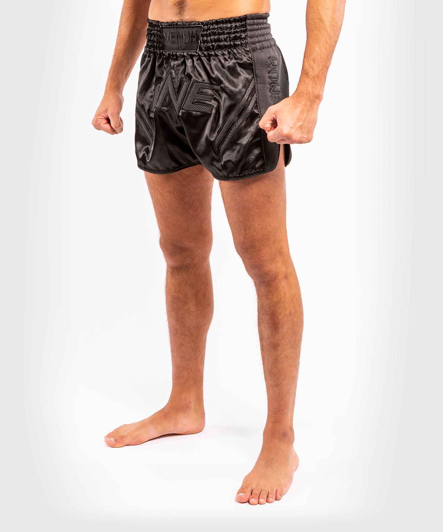 VENUM／ヴェナム　ムエタイショーツ　　VENUM×ONE FC IMPACT MUAY THAI SHORTS／VENUM×ONE FC インパクト ムエタイショーツ（マットブラック）