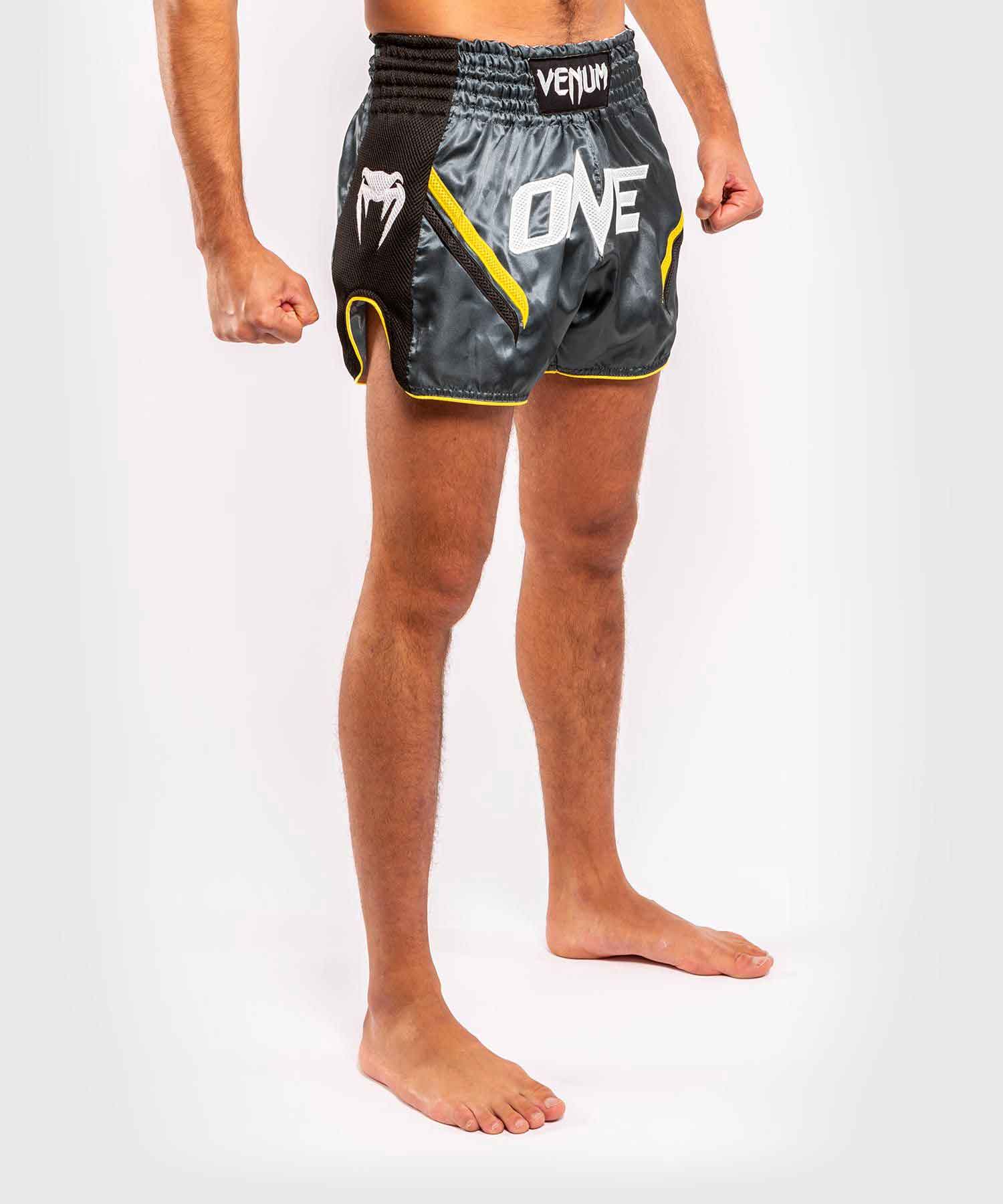 VENUM／ヴェナム　ムエタイショーツ　　VENUM×ONE FC IMPACT MUAY THAI SHORTS／VENUM×ONE FC インパクト ムエタイショーツ（ダークグレー）