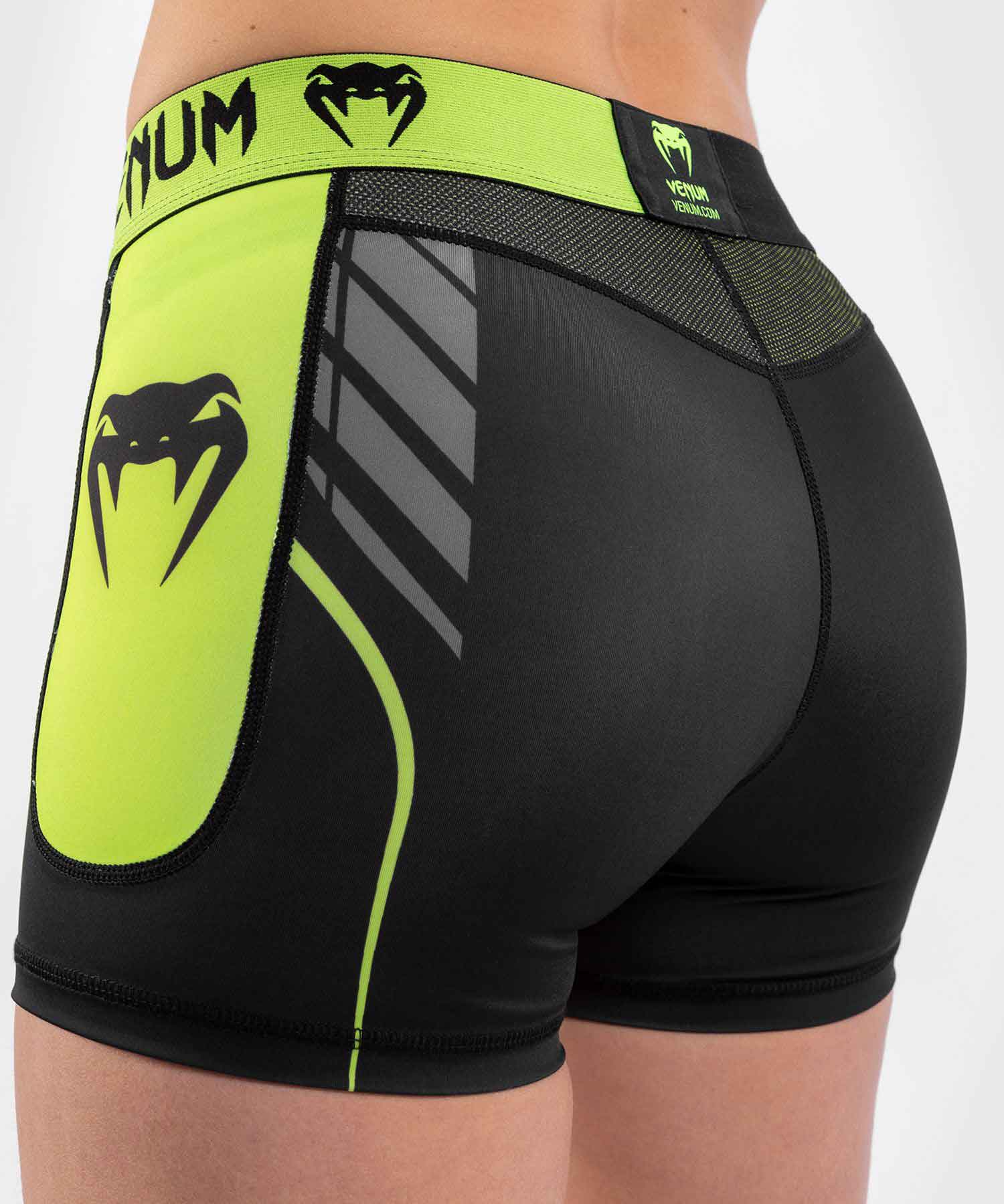 VENUM WOMEN／レディース　ショーツ　　TRAINING CAMP 3.0 WOMEN COMPRESSION SHORTS／トレーニングキャンプ 3.0 レディース コンプレッションショーツ