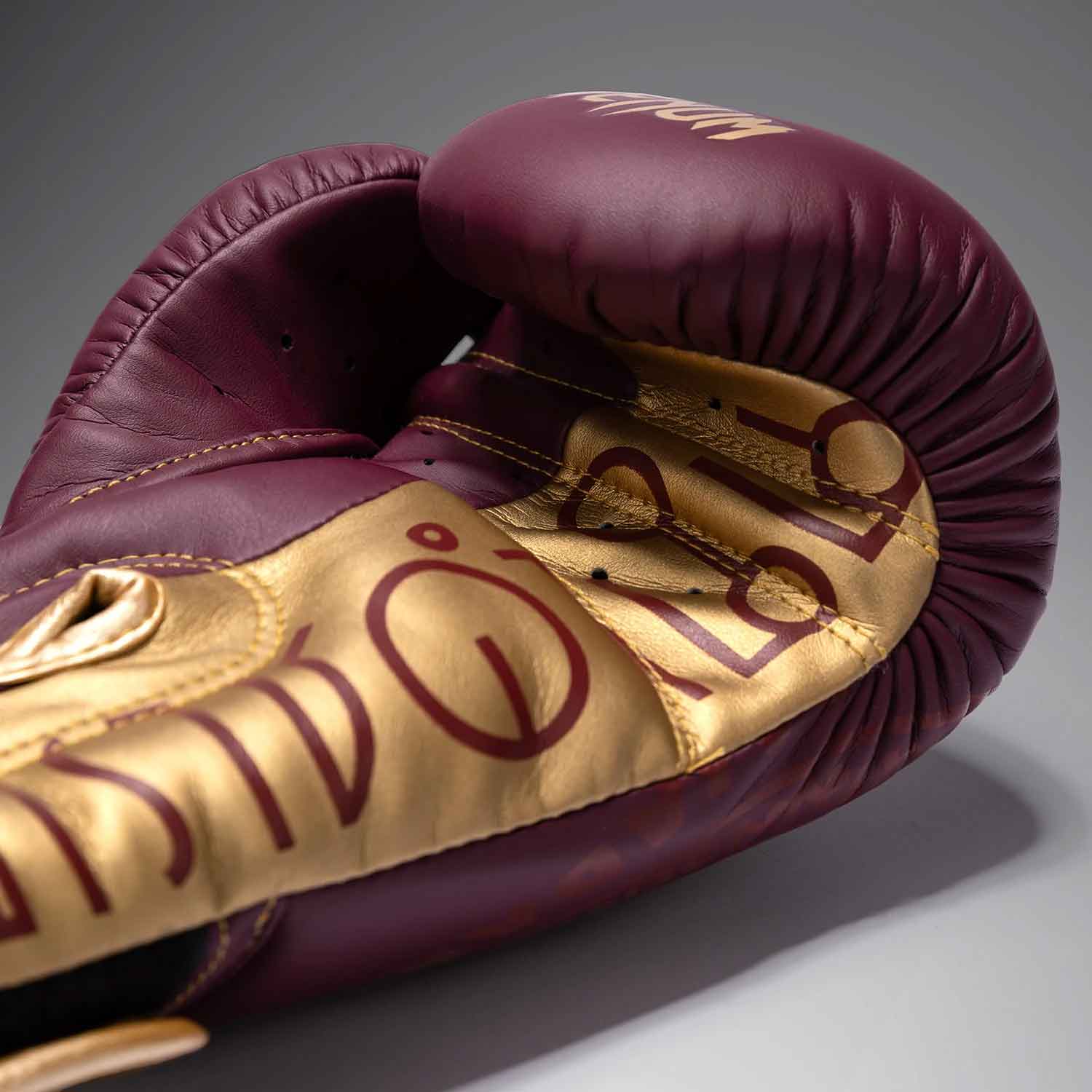 VENUM／ヴェナム　ボクシンググローブ　　Venum x Rajadamnern Boxing Gloves／ヴェナム×ラジャダムナン ボクシンググローブ（バーガンディ）