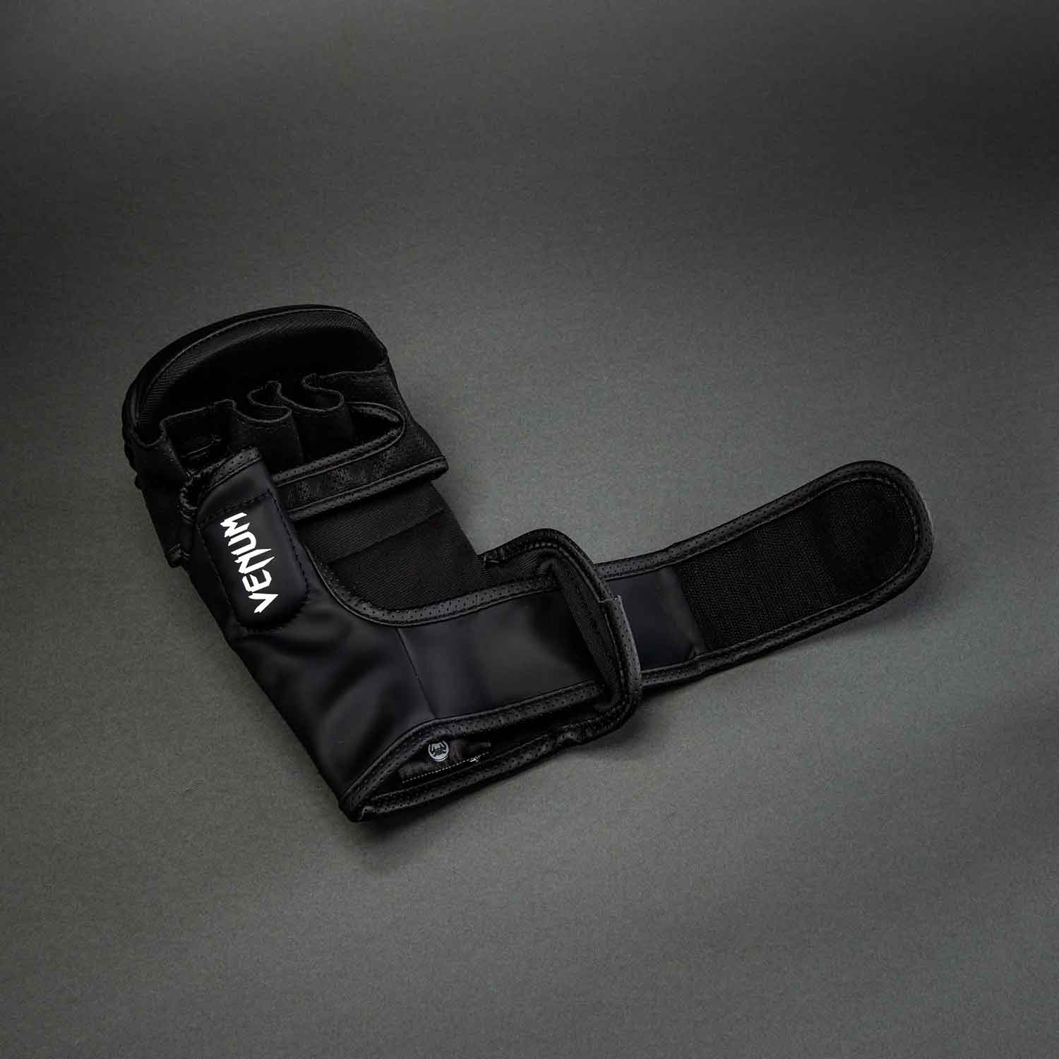 VENUM／ヴェナム　MMAグローブ（オープンフィンガーグローブ）　　Venum x TEKKEN 8 Sparring Gloves - King／ヴェナム×鉄拳8 スパーリンググローブ キング