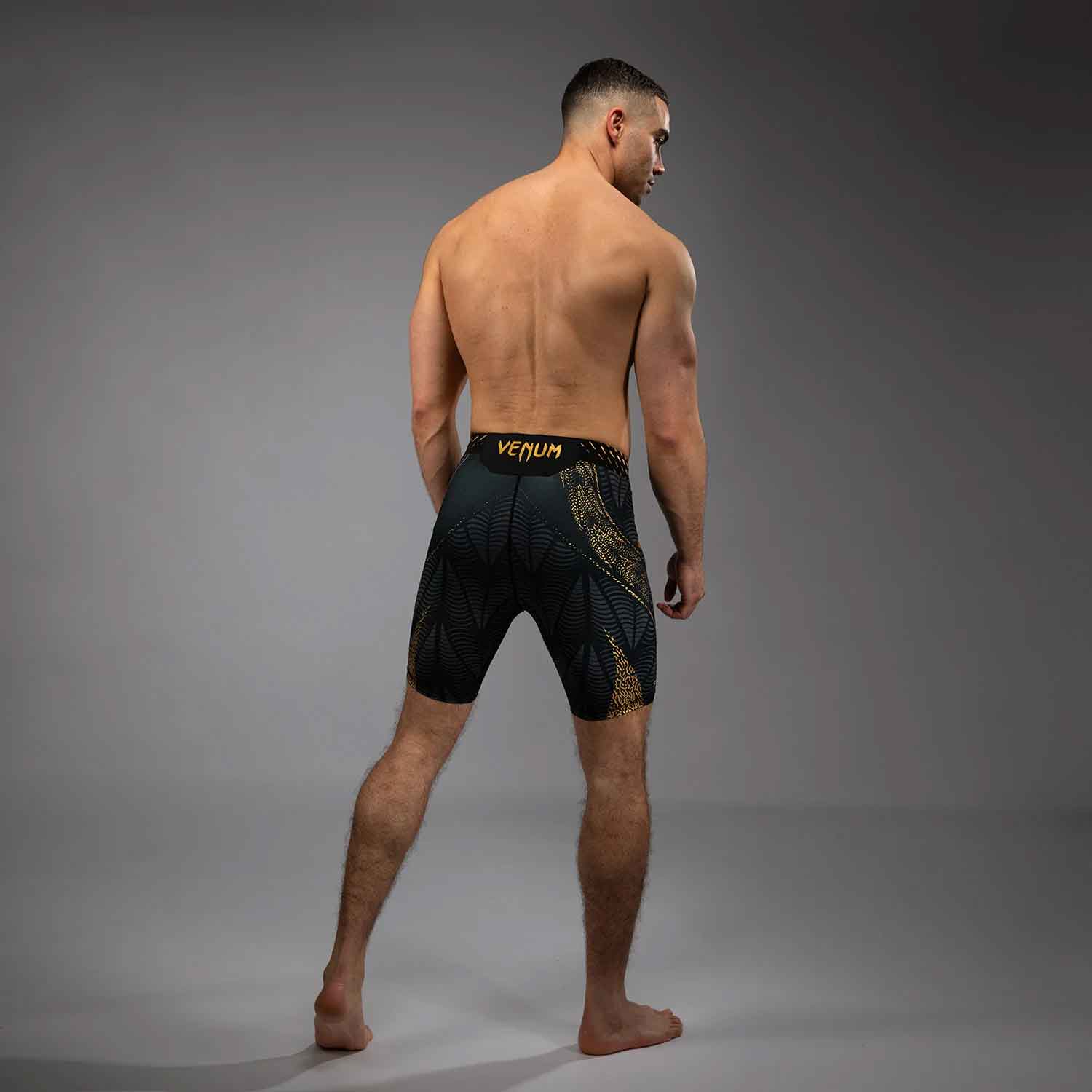 VENUM／ヴェナム　コンプレッション・バーリトゥードショーツ　　UFC Zenith by Venum Authentic Fight Night Men’s Champion Vale Tudo Short／UFC ゼニス by ヴェナム オーセンティック ファイトナイト メンズ バーリトゥードショーツ（チャンピオン）