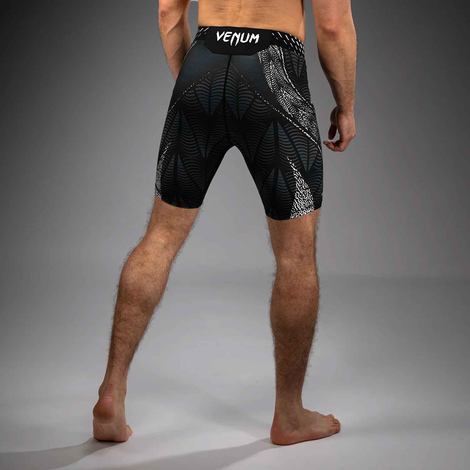 VENUM／ヴェナム　コンプレッション・バーリトゥードショーツ　　UFC Zenith by Venum Authentic Fight Night Men’s Black Vale Tudo Short／UFC ゼニス by ヴェナム オーセンティック ファイトナイト メンズ バーリトゥードショーツ（ブラック）