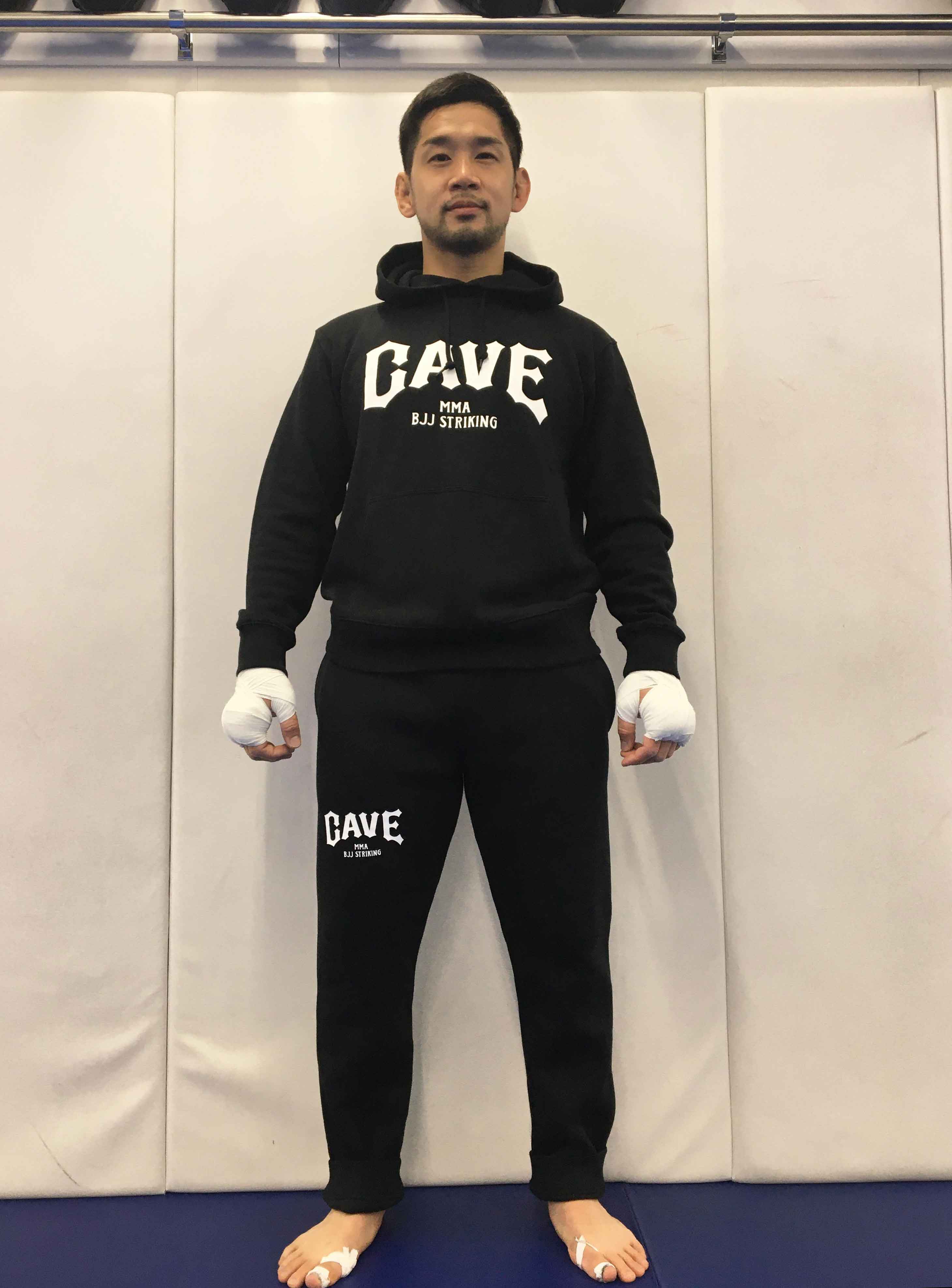 CAVE BIG LOGO HOODIE ／CAVE ビッグロゴ フーディー（パーカー）