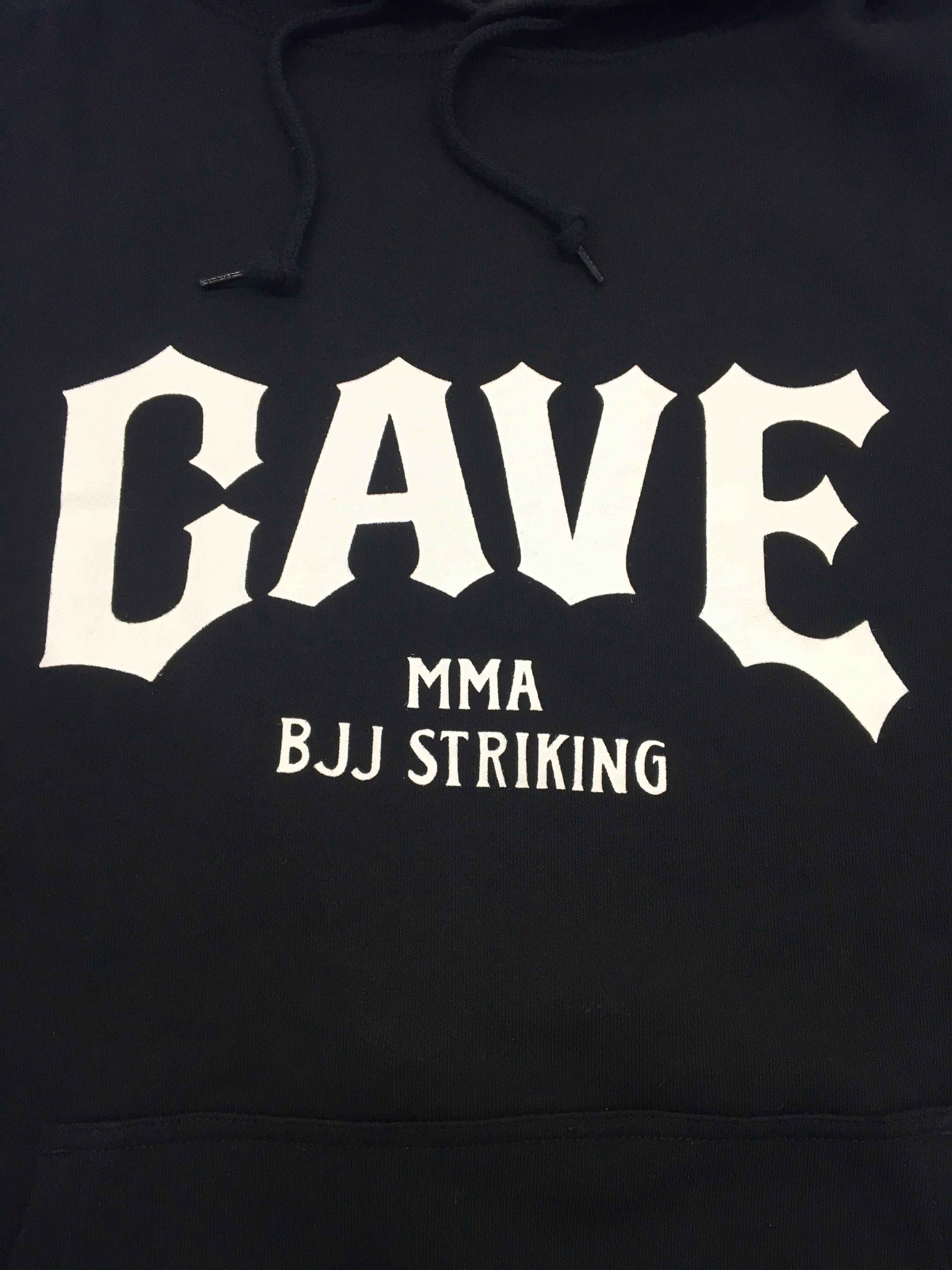 総合格闘技MMAブランド／その他　パーカー　　CAVE BIG LOGO HOODIE ／CAVE ビッグロゴ フーディー（パーカー）