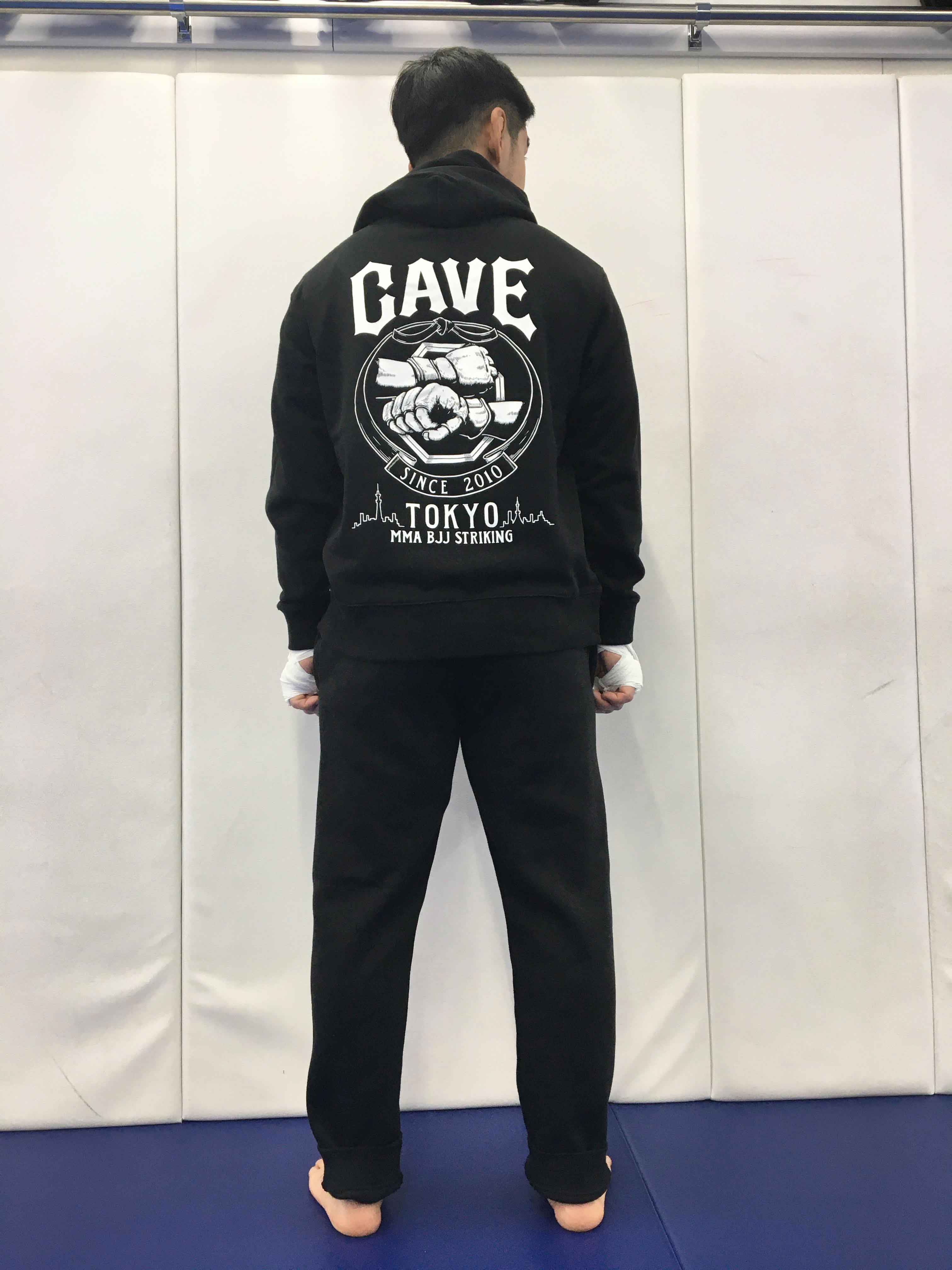 総合格闘技MMAブランド／その他　パーカー　　CAVE BIG LOGO HOODIE ／CAVE ビッグロゴ フーディー（パーカー）