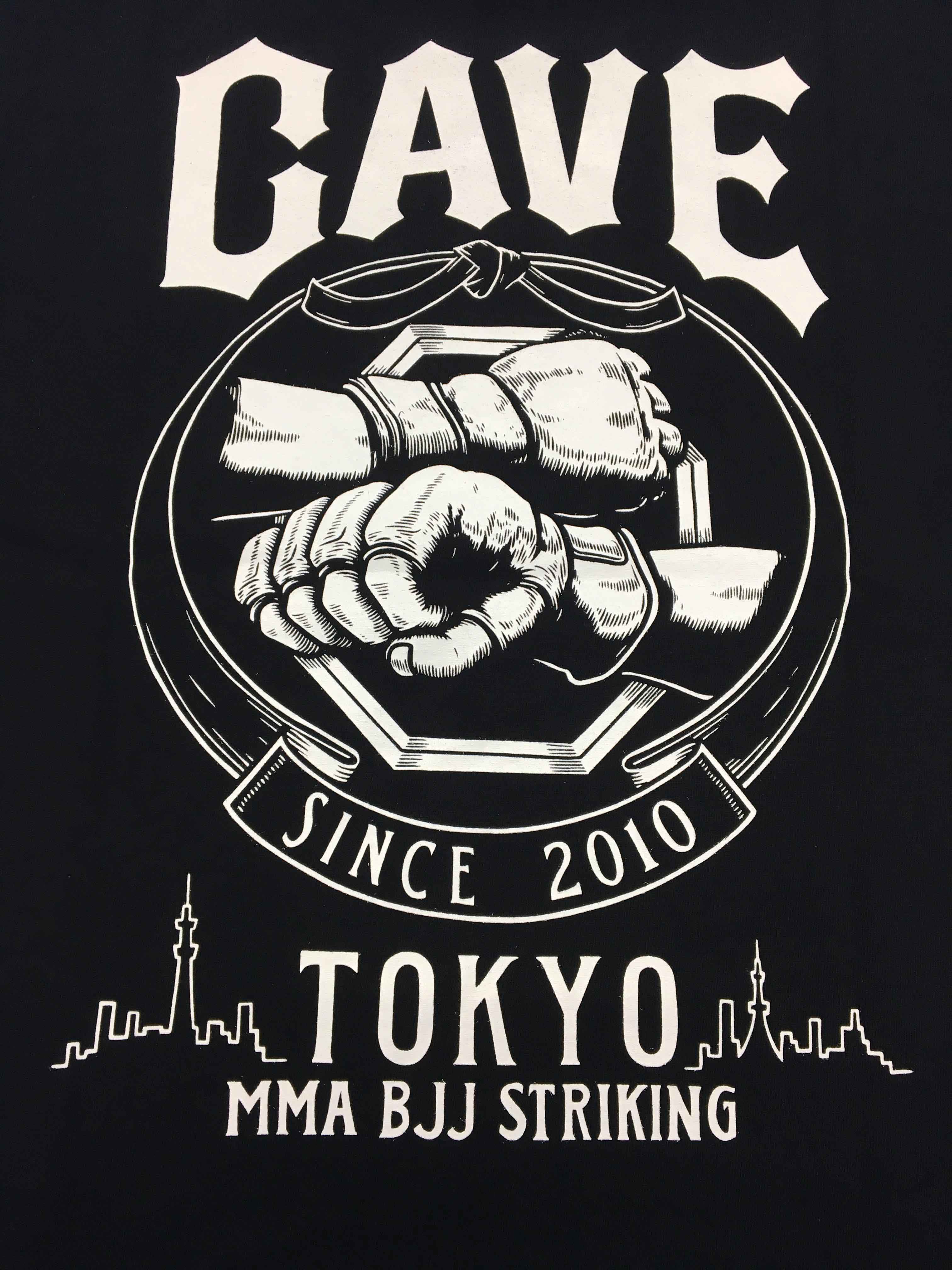 総合格闘技MMAブランド／その他　Tシャツ　　CAVE BIG LOGO T-SHIRT／CAVE ビッグロゴ Tシャツ