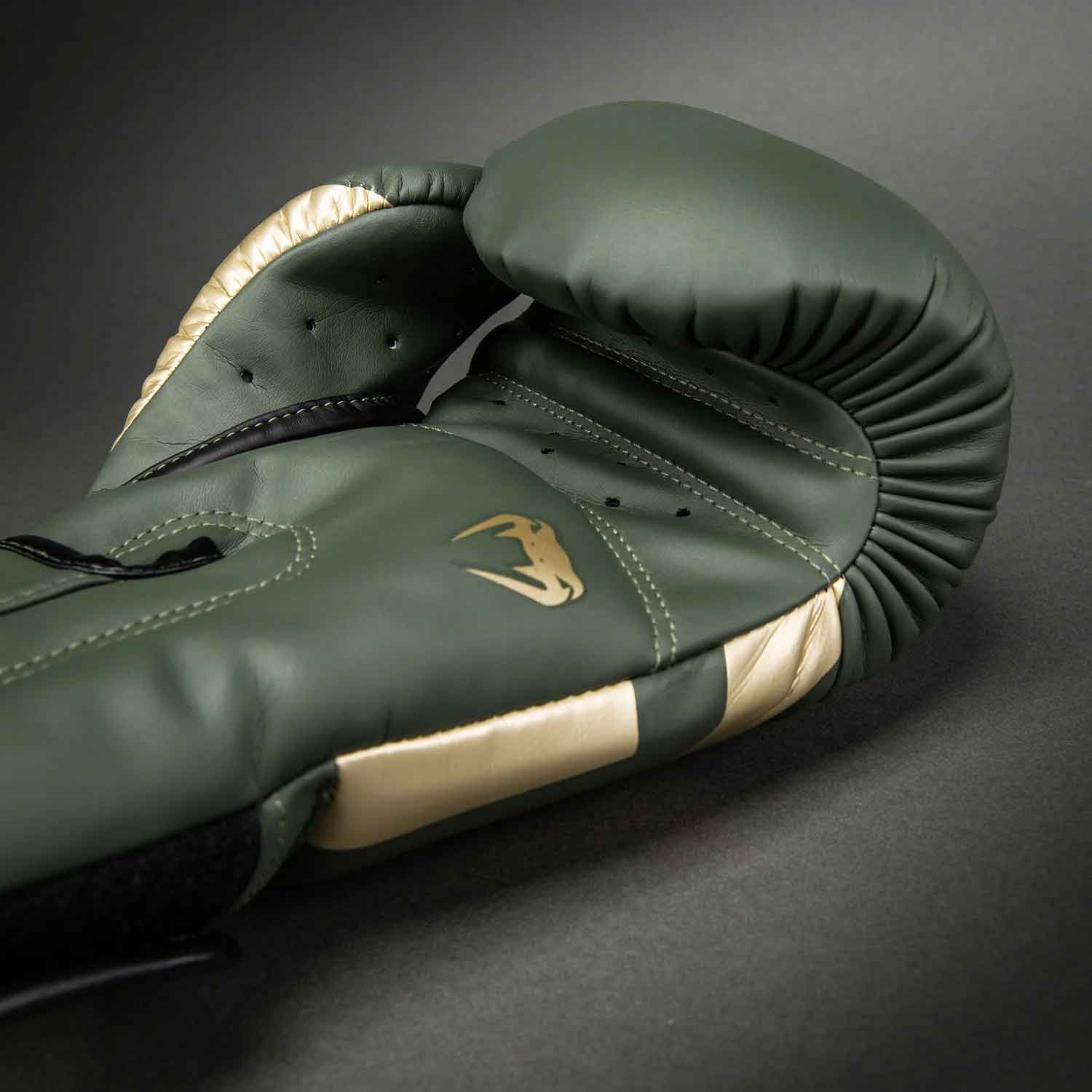 VENUM／ヴェナム　ボクシンググローブ　　Elite Boxing Gloves／エリート ボクシンググローブ（カーキ／ゴールド）