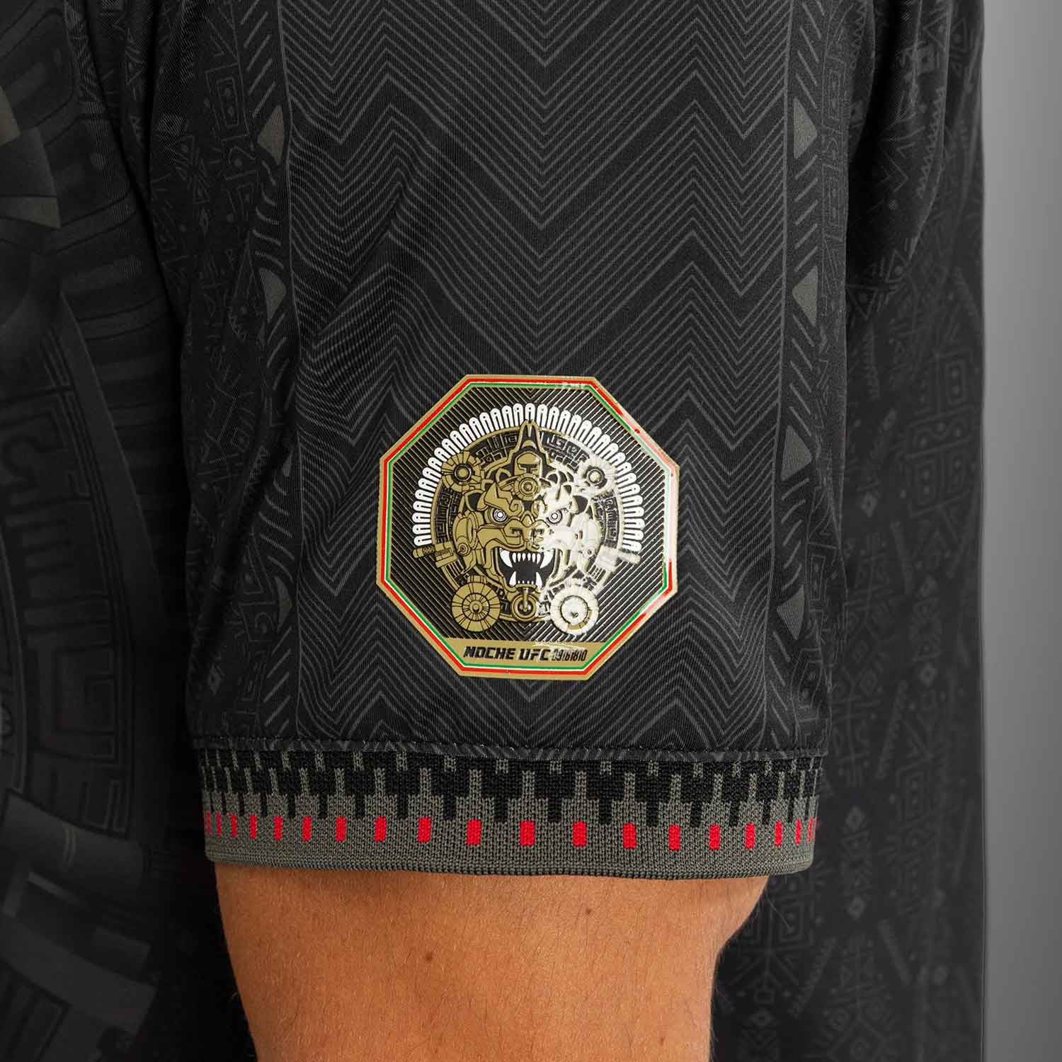 VENUM／ヴェナム　ジャージ（ユニフォーム）　　Noche 2.0 UFC by Venum Authentic Fight Night Men’s Black Walkout Jersey／ノーチェ 2.0 UFC by ヴェナム オーセンティック ファイトナイト メンズ ブラック ウォークアウト ジャージ