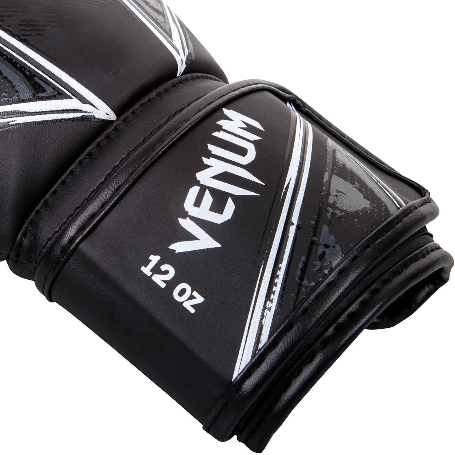 VENUM／ヴェナム　ボクシンググローブ　　GLADIATOR 3.0 BOXING GLOVES／グラディエーター 3.0 ボクシンググローブ（黒／白）