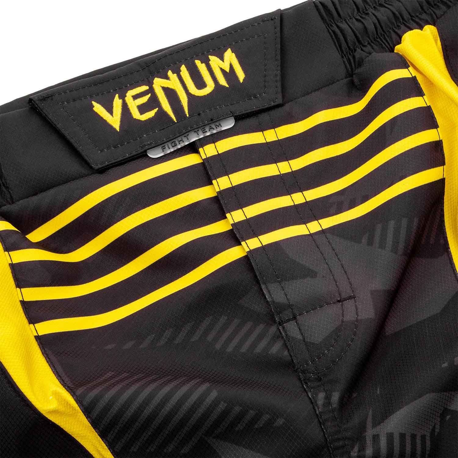 VENUM／ヴェナム　ファイトショーツ　　OKINAWA 2.0 FIGHTSHORTS／沖縄 2.0 ファイトショーツ（黒／イエロー）