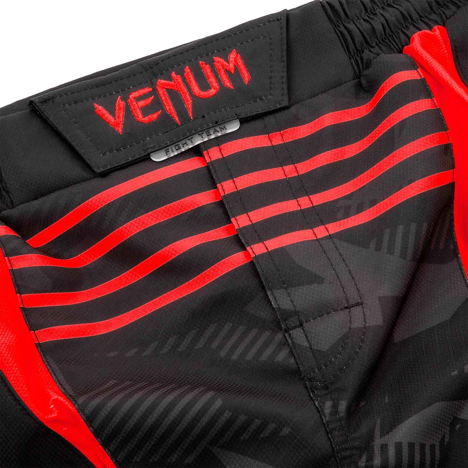 VENUM／ヴェナム　ファイトショーツ　　OKINAWA 2.0 FIGHTSHORTS／沖縄 2.0 ファイトショーツ（黒／レッド）