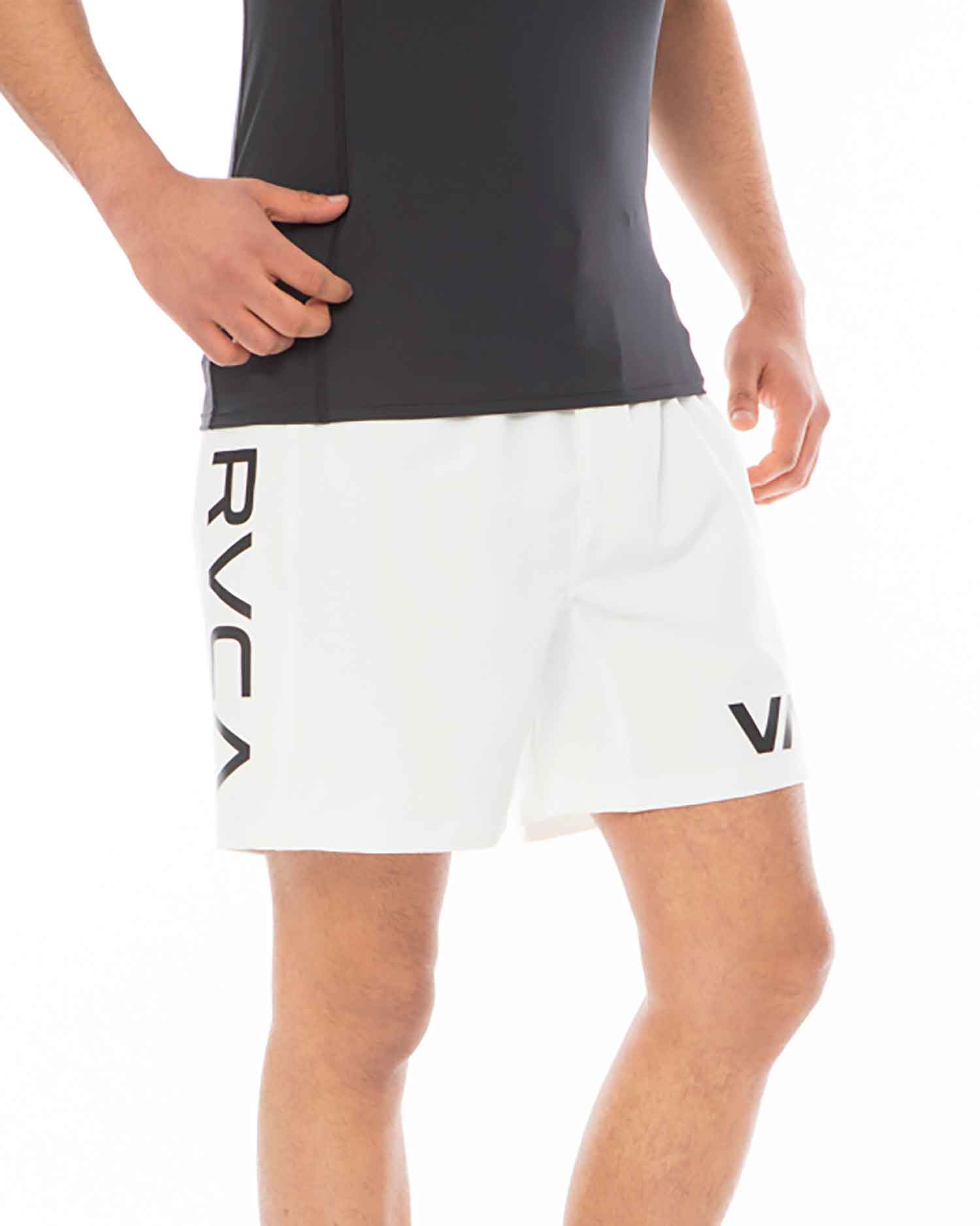 RVCA／ルーカ（ルカ）　ショーツ　　GRAPPLER SHORT 17／グラップラー ショーツ 17（白）