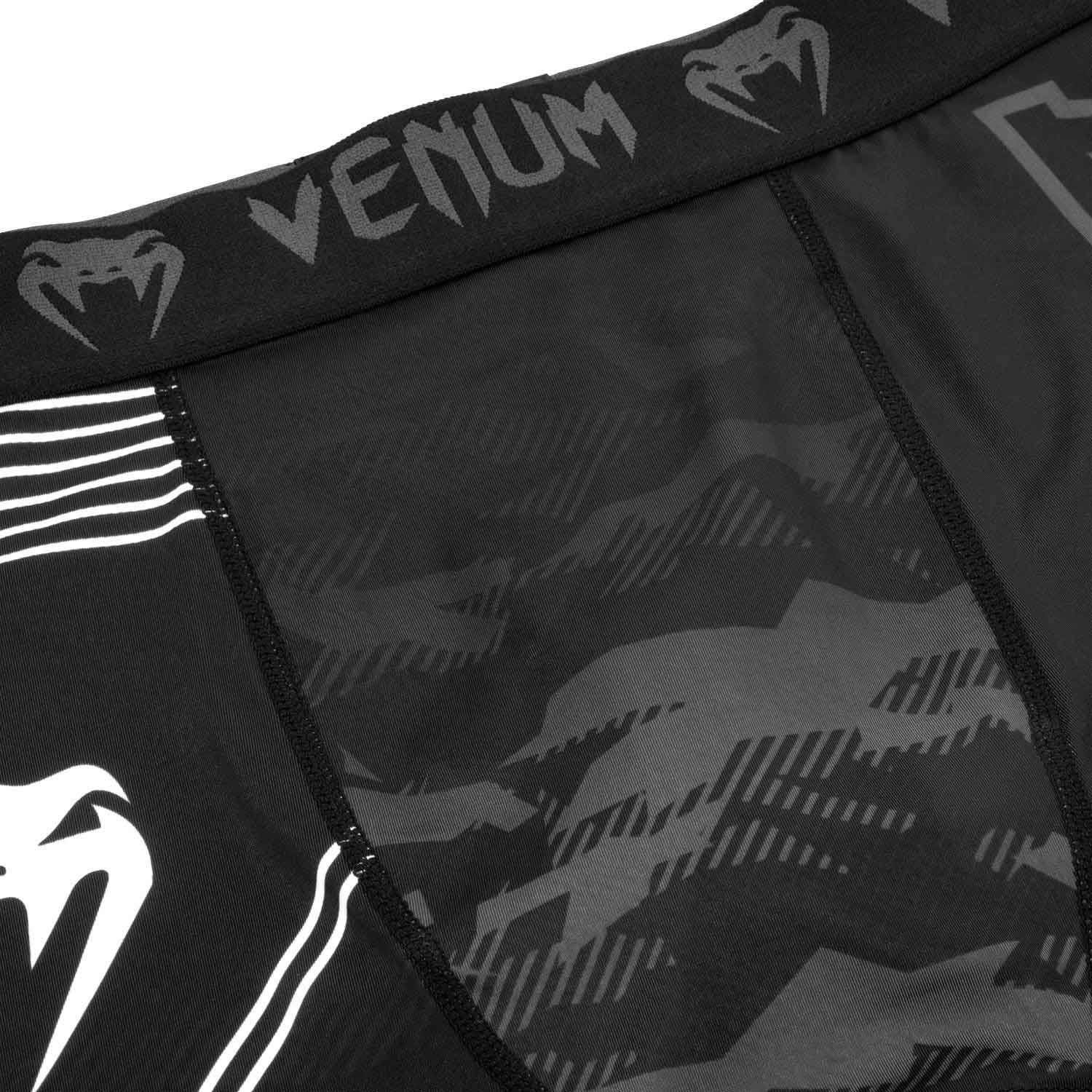 VENUM／ヴェナム　コンプレッション・バーリトゥードショーツ　　OKINAWA 2.0 COMPRESSION SHORTS／沖縄 2.0 コンプレッションショーツ（黒／白）