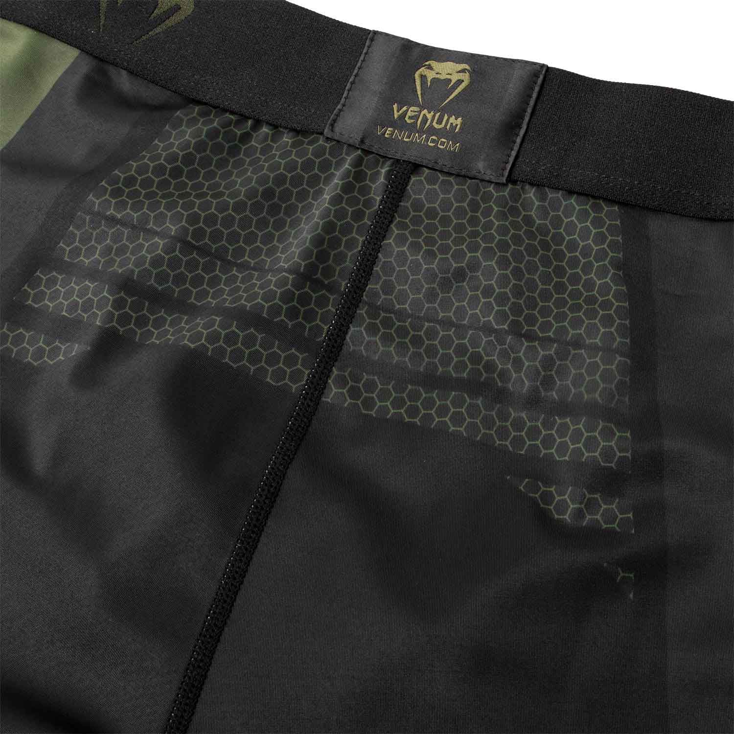 VENUM／ヴェナム　コンプレッション・バーリトゥードショーツ　　TECHNICAL 2.0 COMPRESSION SHORTS／テクニカル 2.0 コンプレッションショーツ（黒／カーキ）