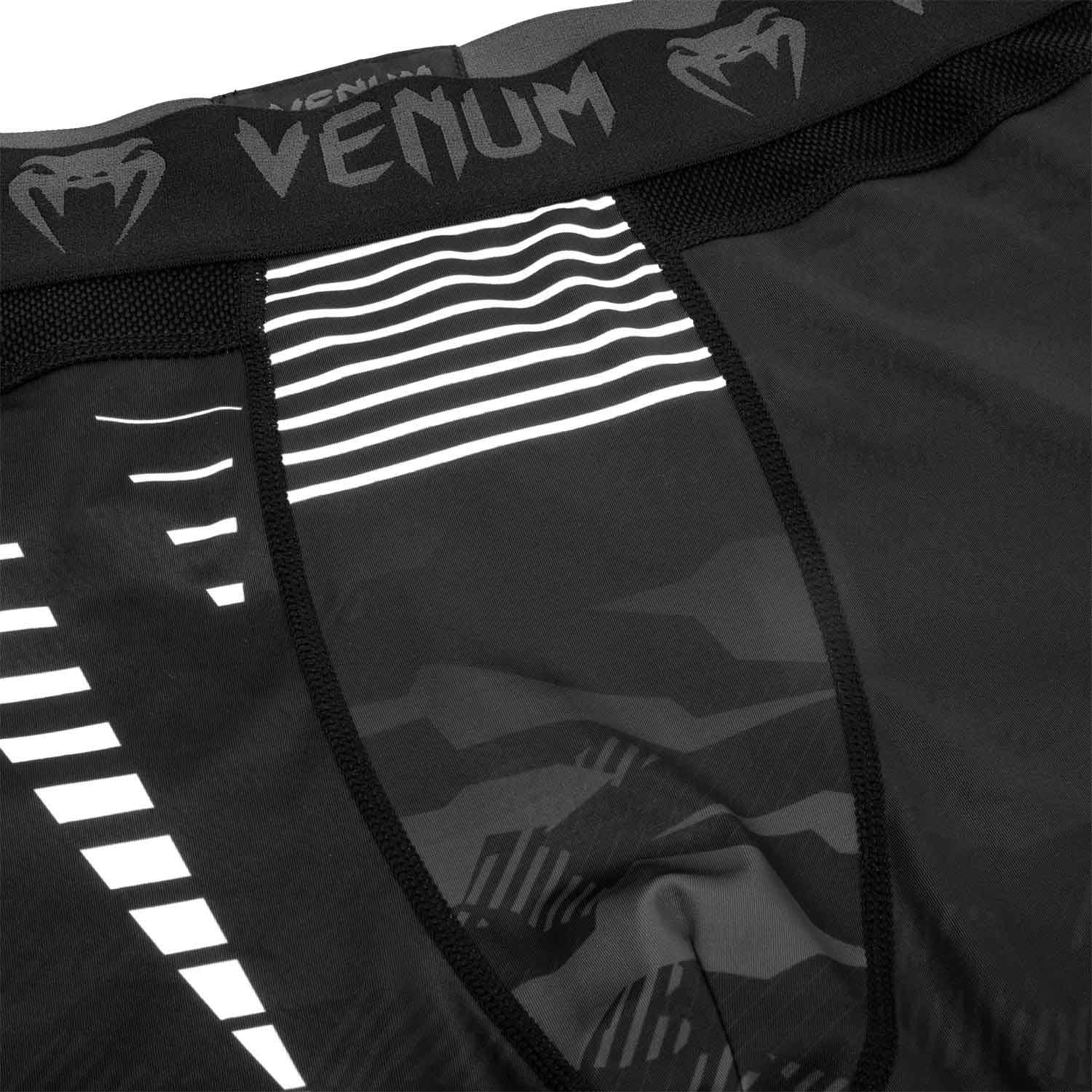 VENUM／ヴェナム　コンプレッションスパッツ（タイツ）　　OKINAWA 2.0 SPATS／沖縄 2.0 スパッツ（黒／白）