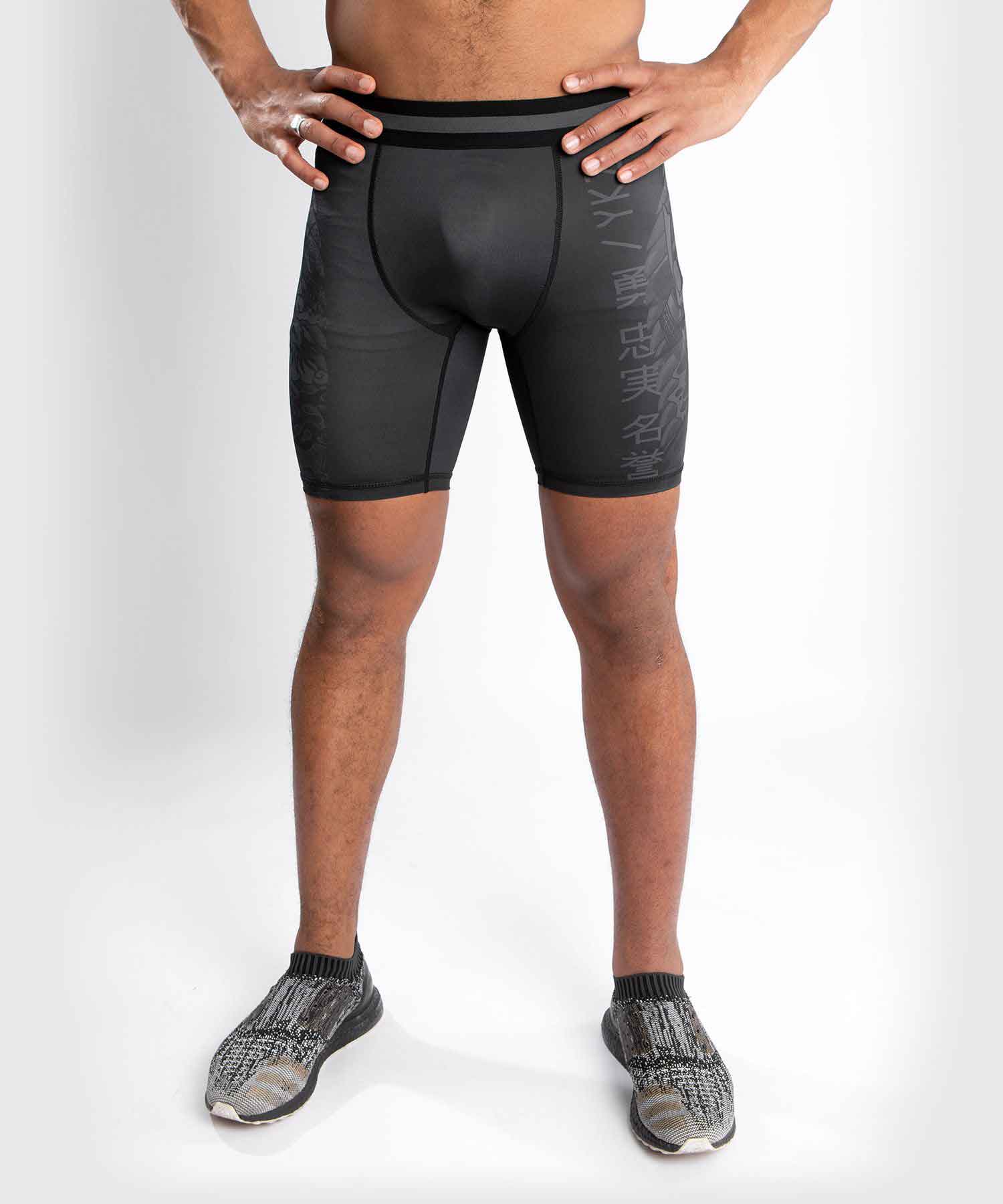 VENUM／ヴェナム　コンプレッション・バーリトゥードショーツ　　YKZ21 VALE TUDO SHORTS／YKZ21 バーリトゥードショーツ