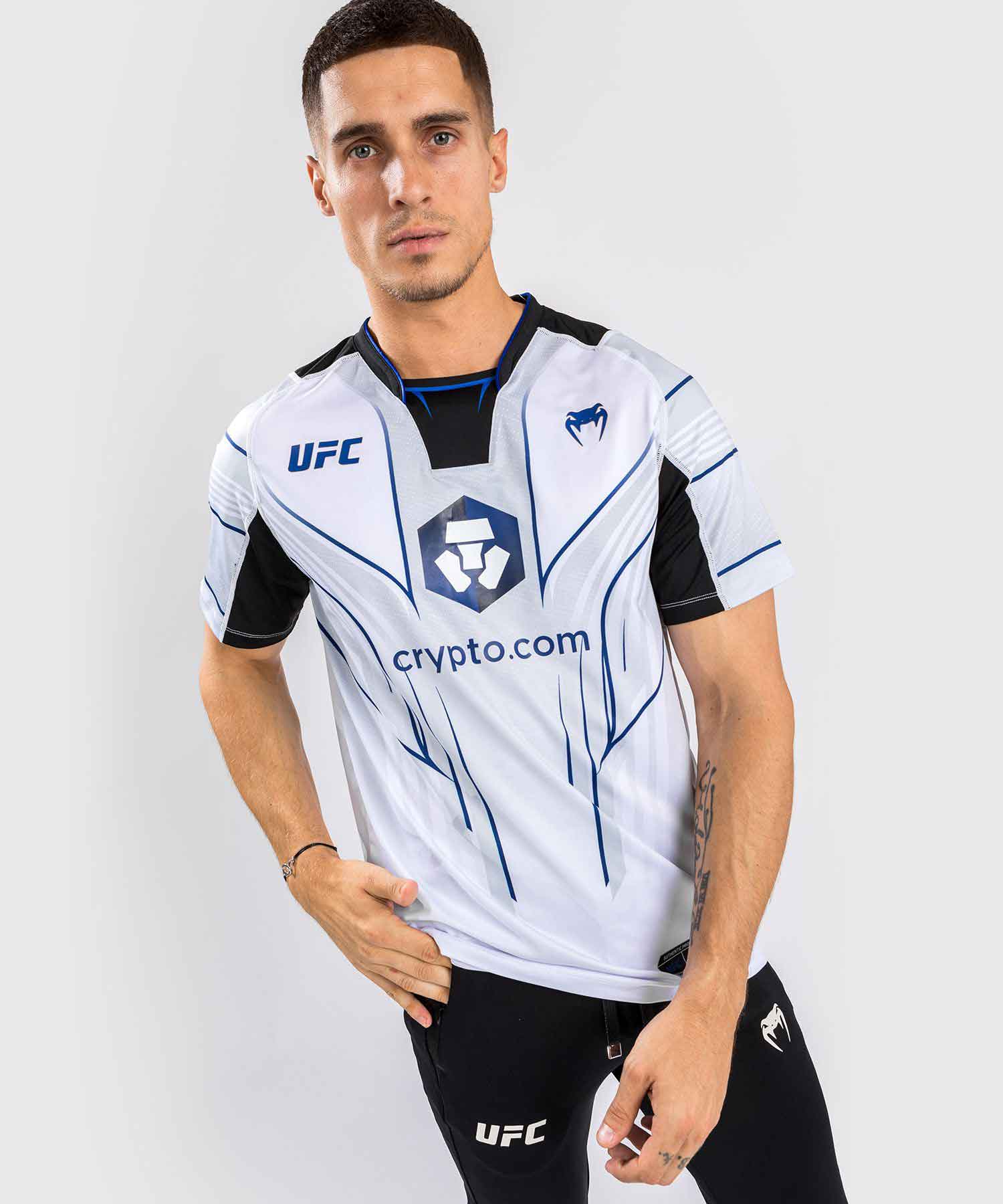 VENUM／ヴェナム　ジャージ（ユニフォーム）　　限定版 UFC AUTHENTIC FIGHT NIGHT 2.0 KIT BY VENUM MEN'S WALKOUT JERSEY MIDNIGHT EDITION／UFC オーセンティック ファイトナイト 2.0 キット by VENUM メンズ ウォークアウト ジャージ ミッドナイト エディション（白）