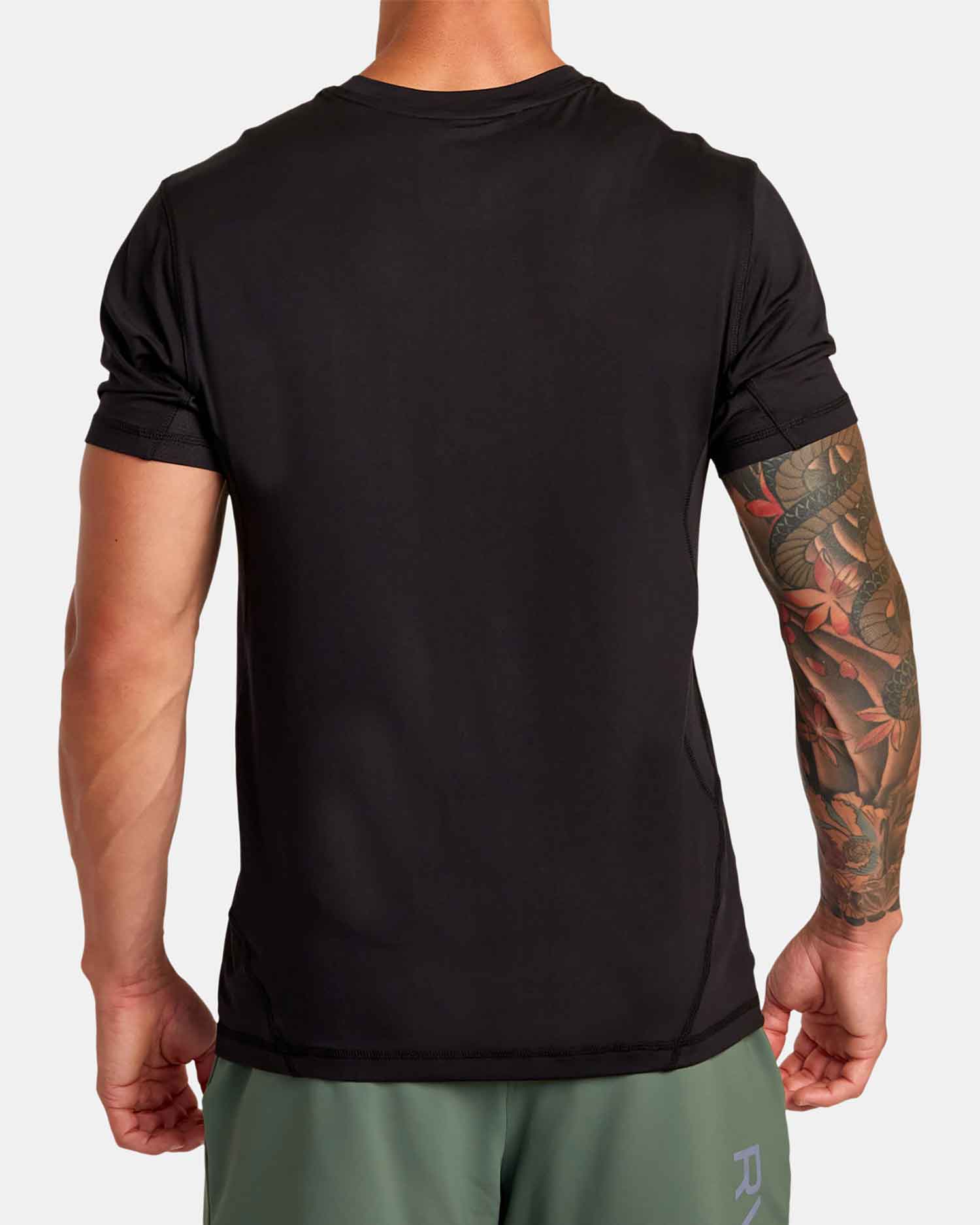 RVCA／ルーカ（ルカ）　Tシャツ　　Vent VA Sport Badge テクニカル トレーニング Tシャツ（黒）