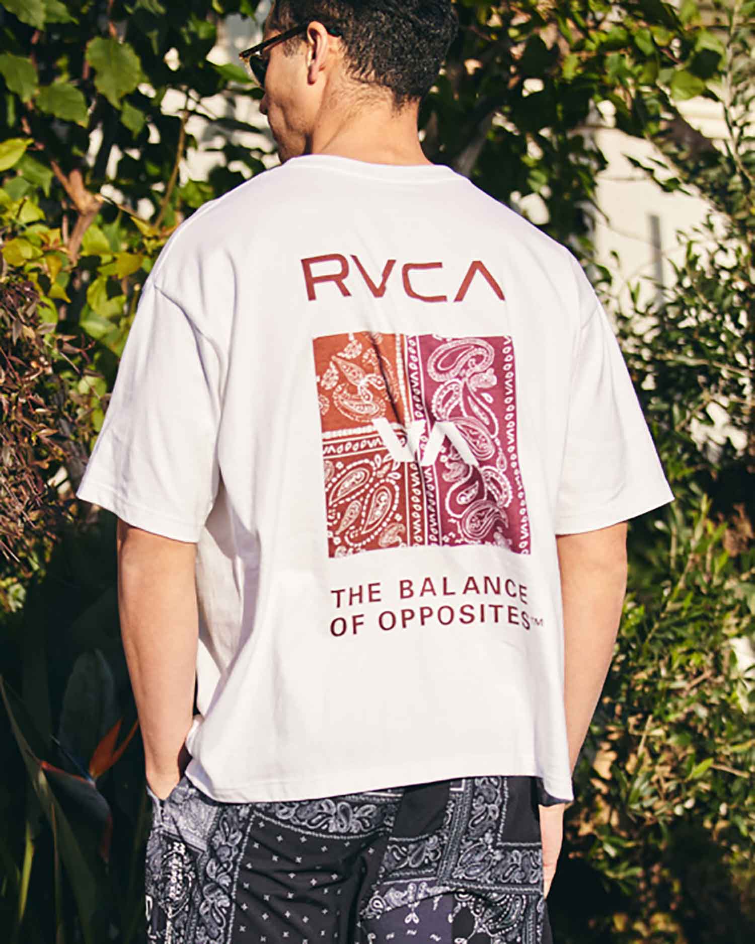 RVCA／ルーカ（ルカ）　Tシャツ　　BANDANA Tシャツ（白／レッドブラウン）