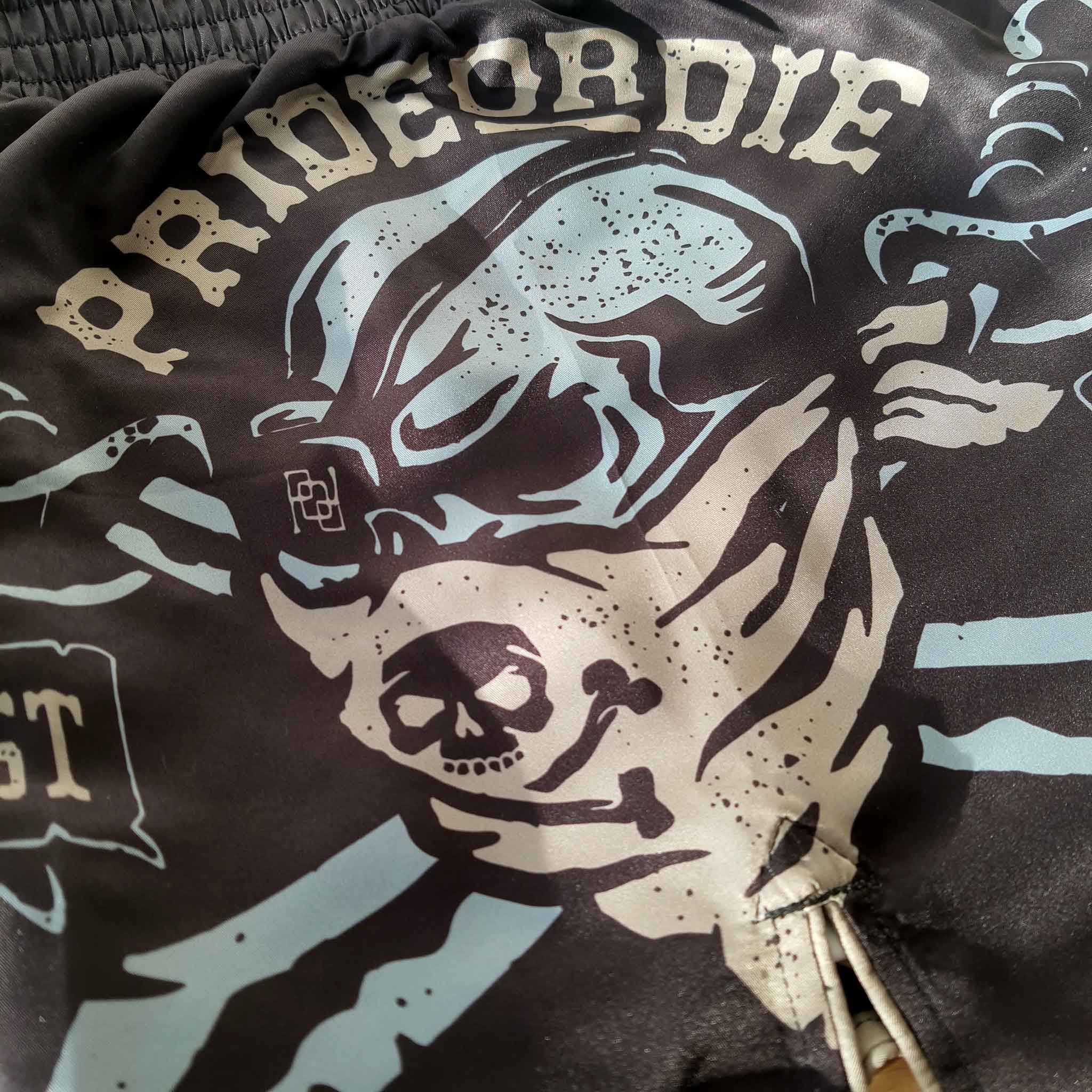 PRIDE OR DIE(PRiDEorDiE)／プライド オア ダイ　ファイトショーツ　　PIRATE FIGHT SHORT／パイレーツ ファイトショーツ