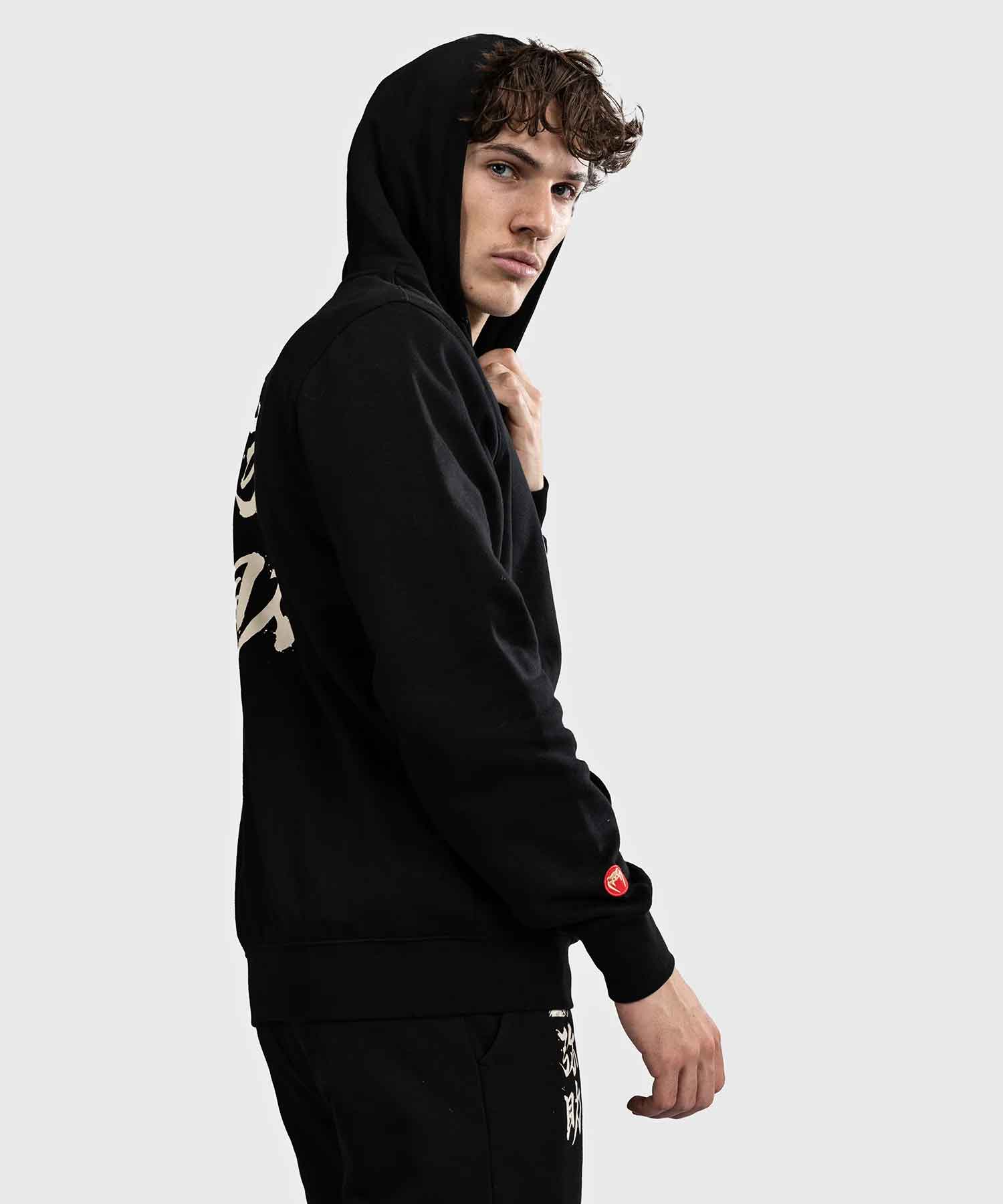 VENUM／ヴェナム　パーカー（フーディー）　　Venum x Assassin's Creed Shadows Hoodie／限定版ヴェナム×アサシン クリード シャドウズ フーディ
