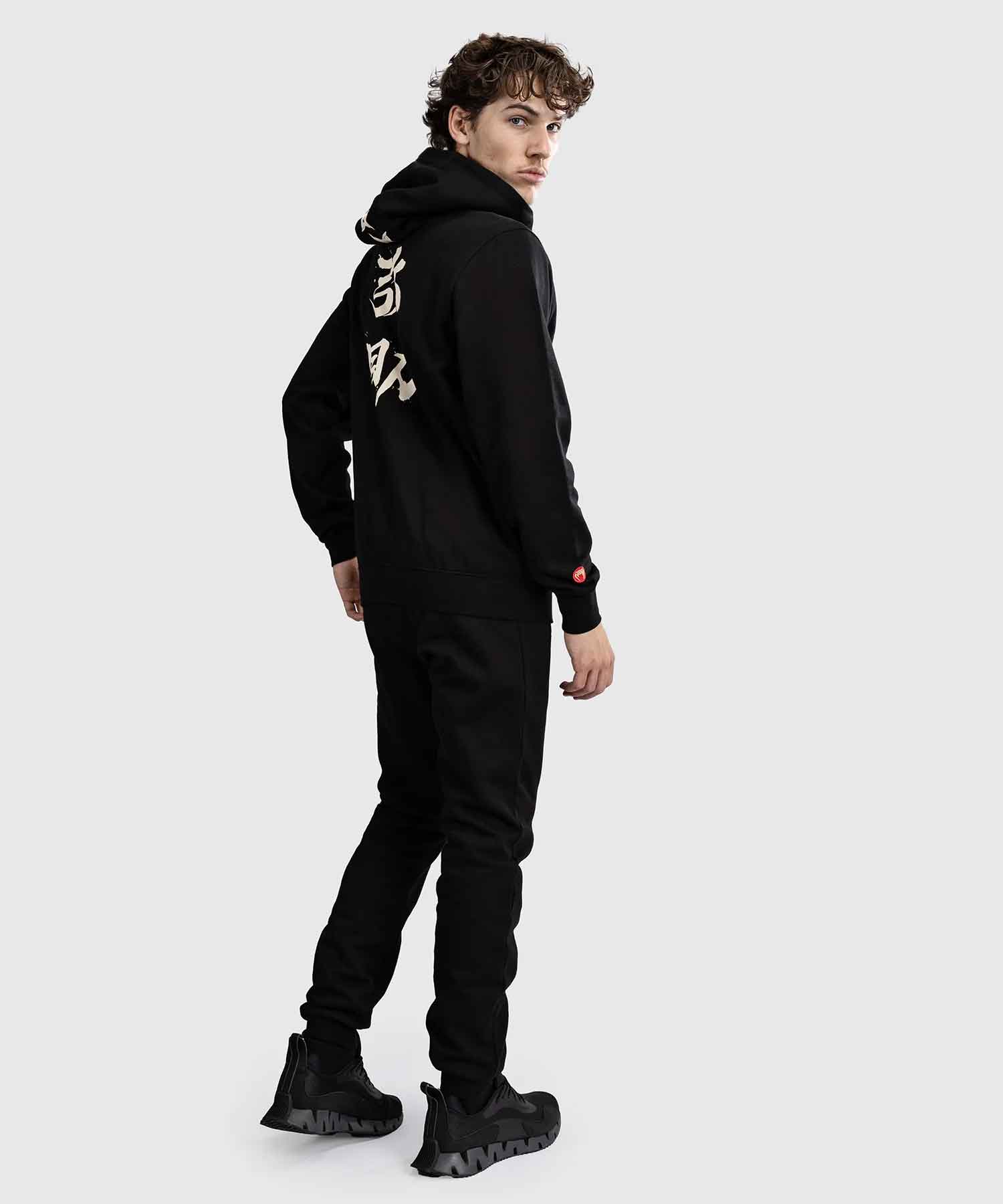 VENUM／ヴェナム　パーカー（フーディー）　　Venum x Assassin's Creed Shadows Hoodie／限定版ヴェナム×アサシン クリード シャドウズ フーディ